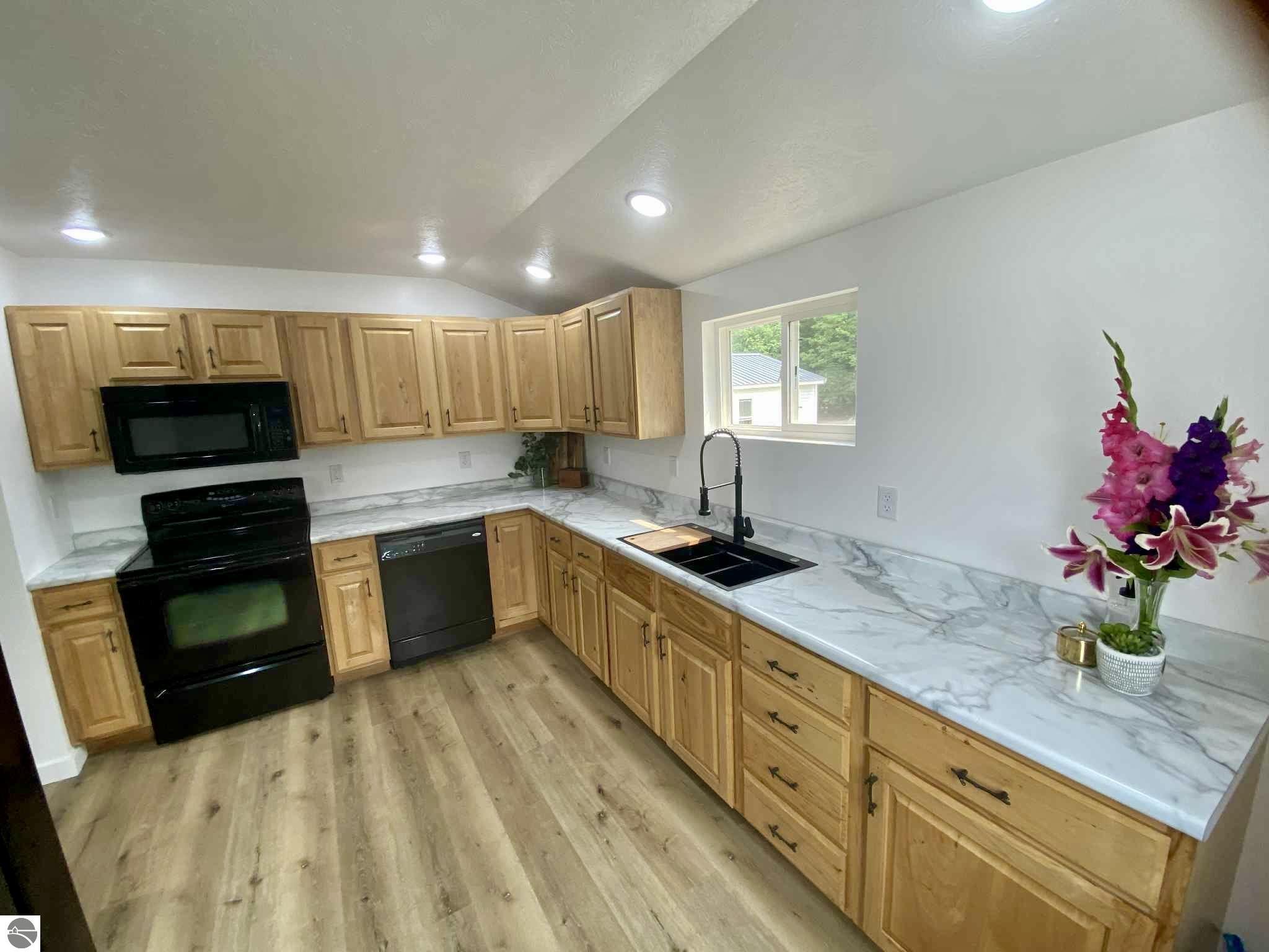 112 N White Street, Marion, MI 49665 — Photo 4