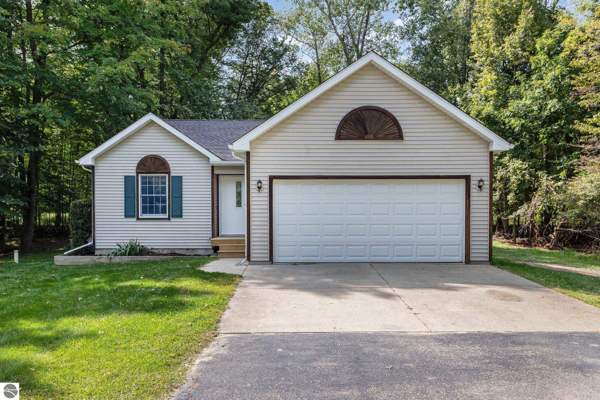 10264 Hardwood Trail, Perrinton, MI 48871 — Photo 27