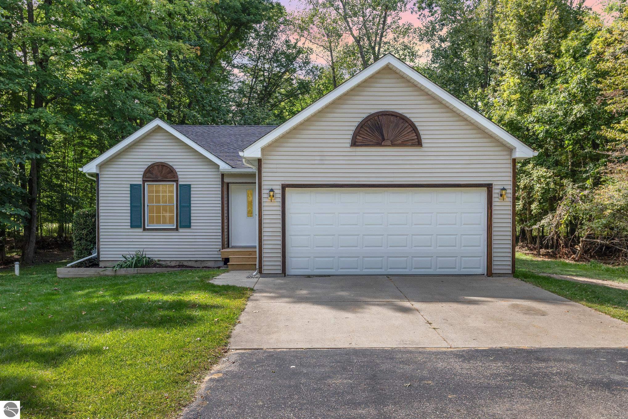 10264 Hardwood Trail, Perrinton, MI 48871 — Photo 28
