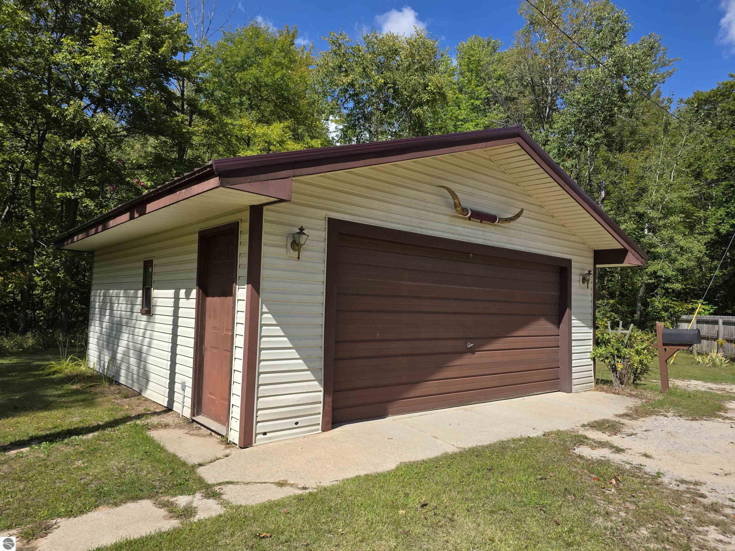 6745 Terry Lane, Hale, MI 48739 — Photo 10