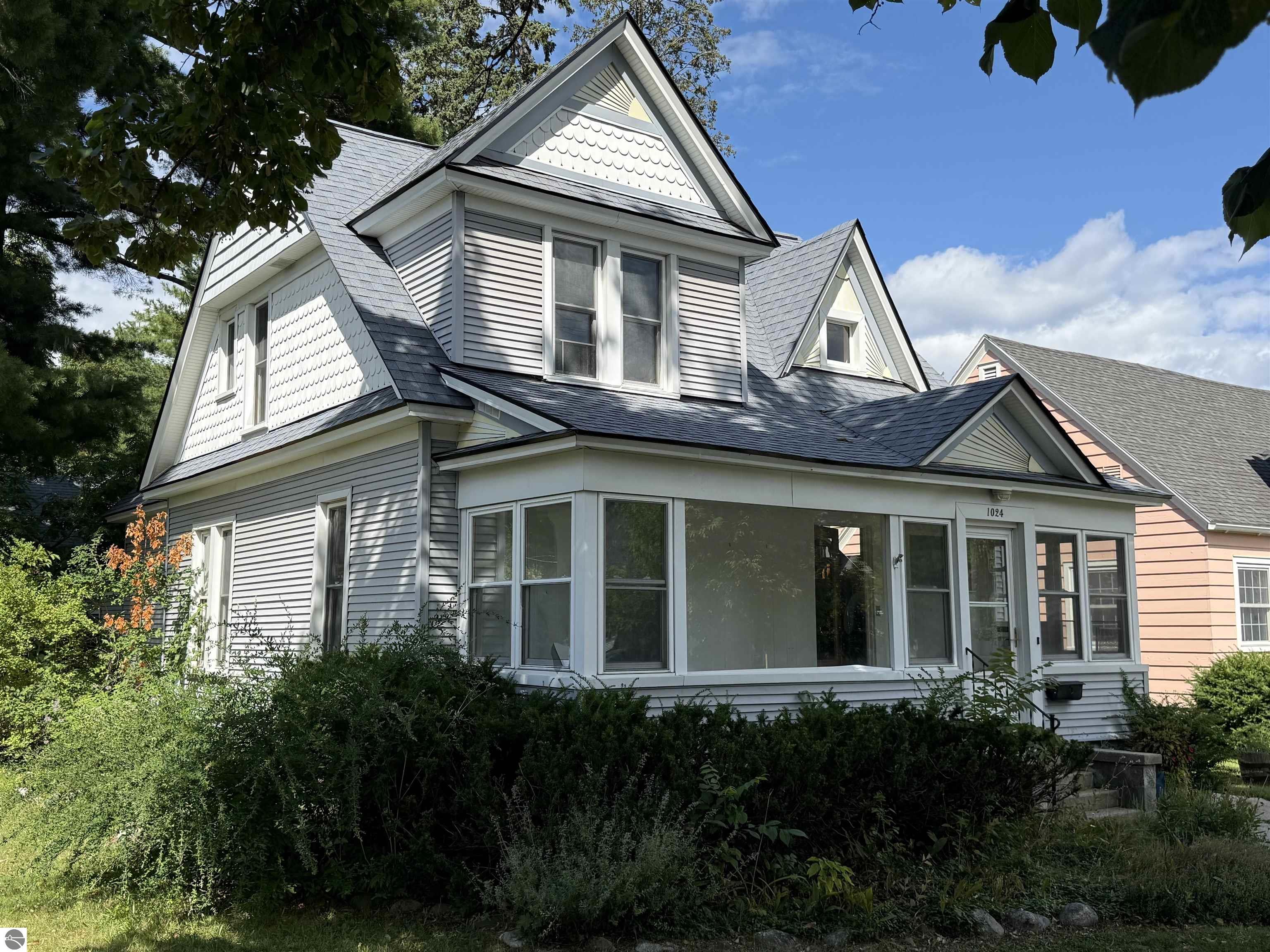 1024 W Front Street, Traverse City, MI 49684