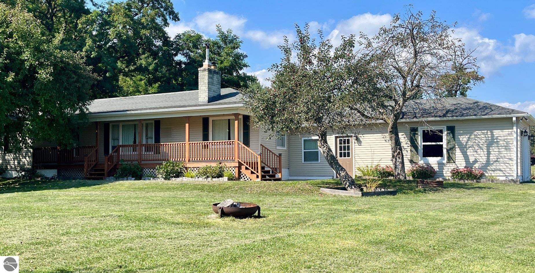 760 Anderson, Tawas City, MI 48763 — front exterior