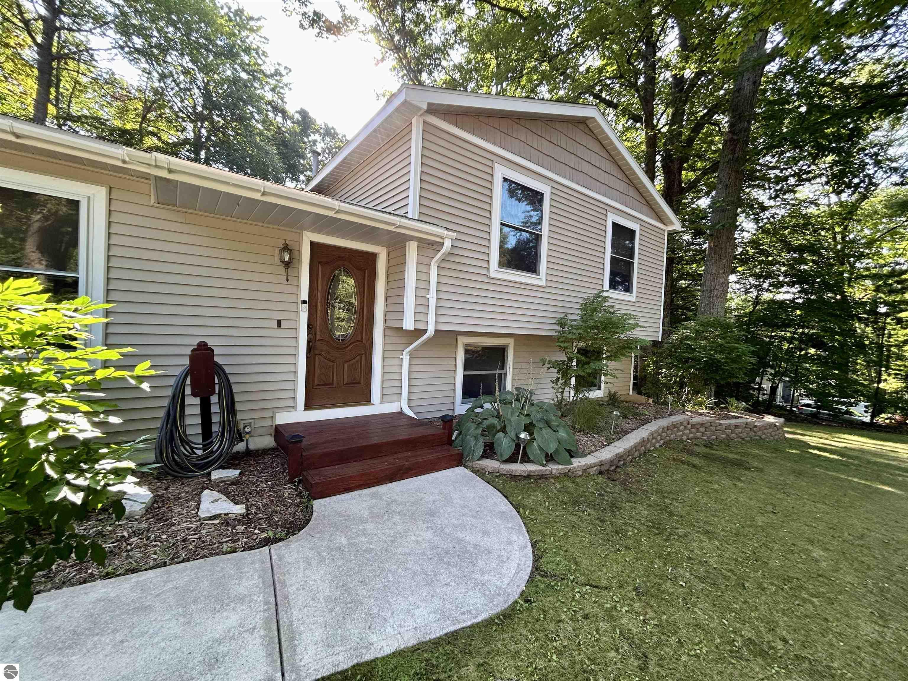20854 Red Oak Drive, Lake Ann, MI 49650 — Photo 2
