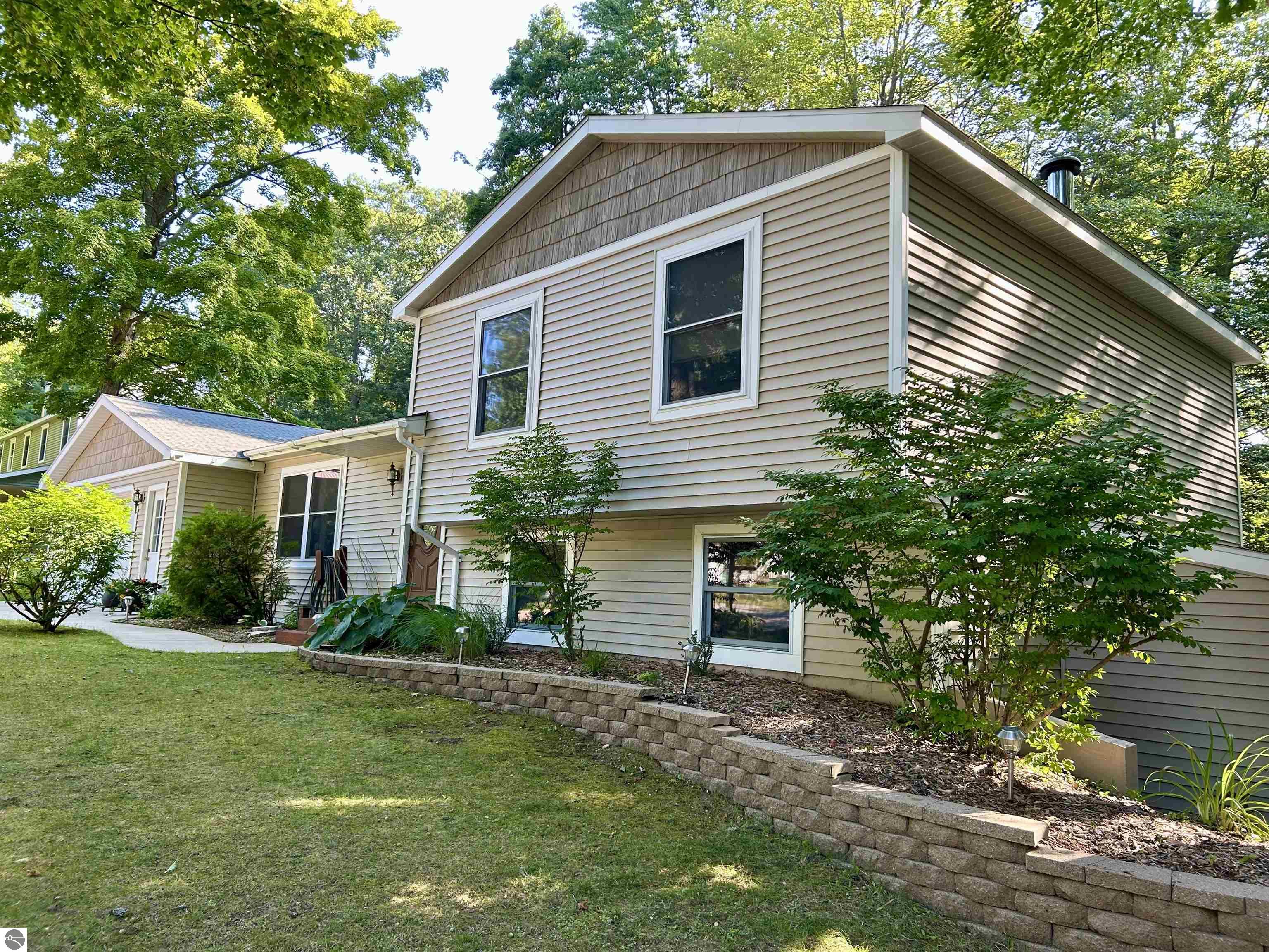20854 Red Oak Drive, Lake Ann, MI 49650 — Photo 3