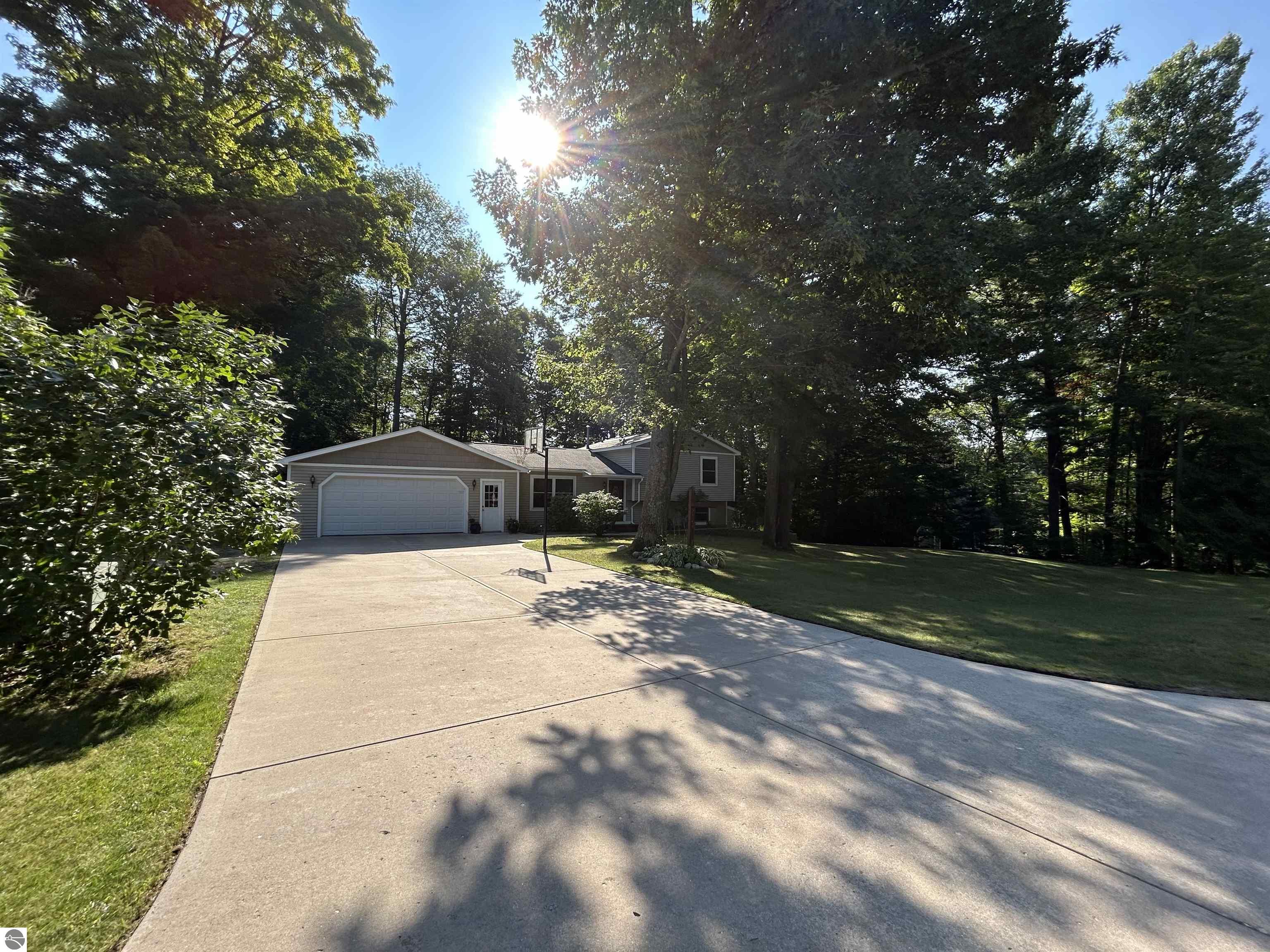 20854 Red Oak Drive, Lake Ann, MI 49650 — Photo 6