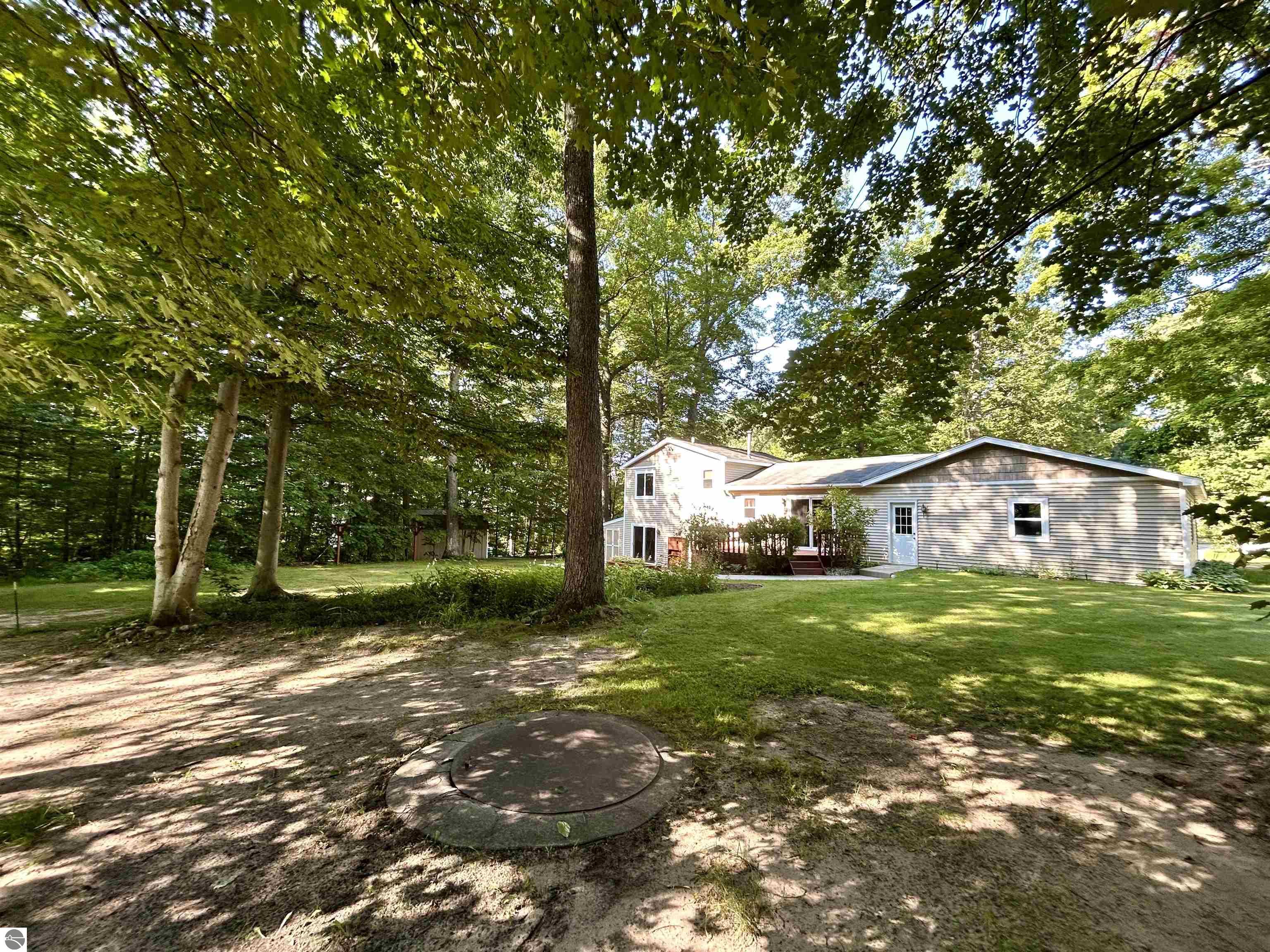20854 Red Oak Drive, Lake Ann, MI 49650 — Photo 10