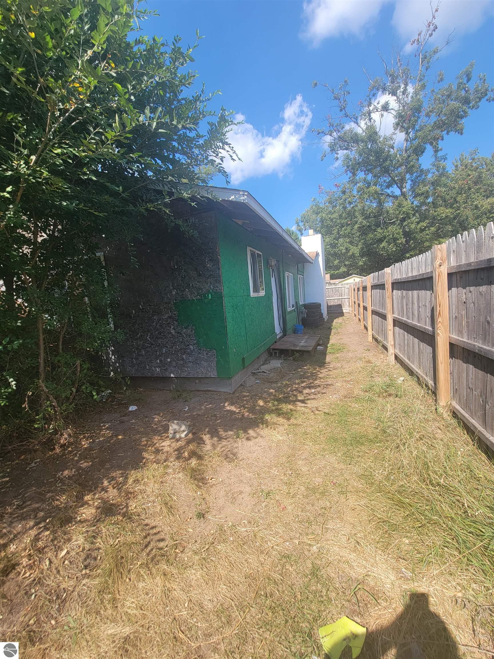 Click to enlarge photo