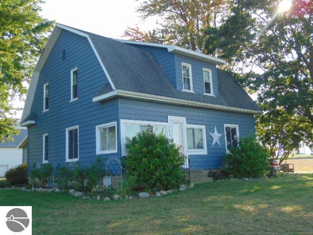 2079 W Hayes Road, Ithaca, MI 48847 — front exterior