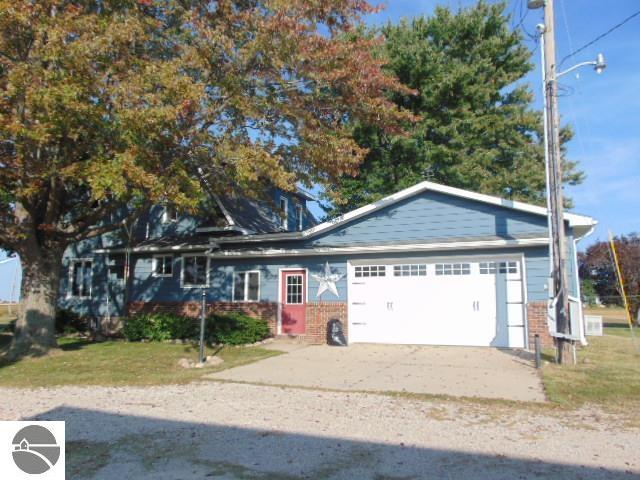 2079 W Hayes Road, Ithaca, MI 48847 — Photo 9