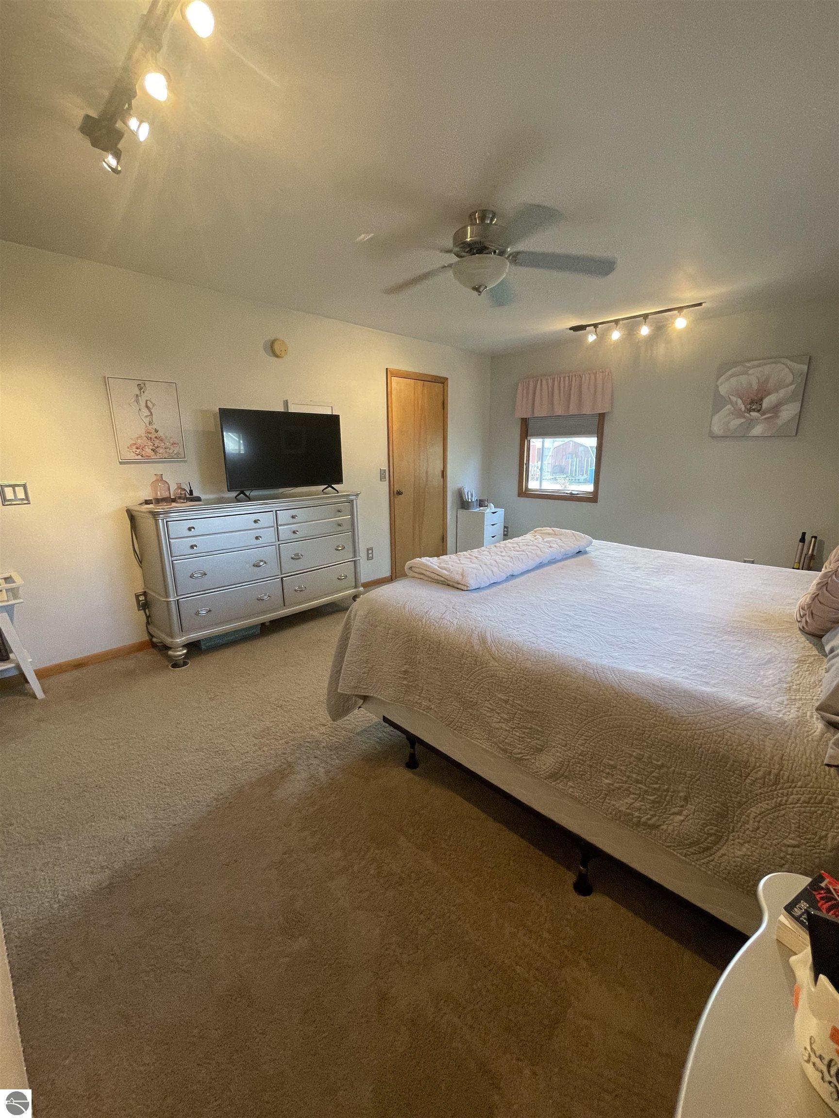 213 Alice Street, East Tawas, MI 48730 — Photo 17