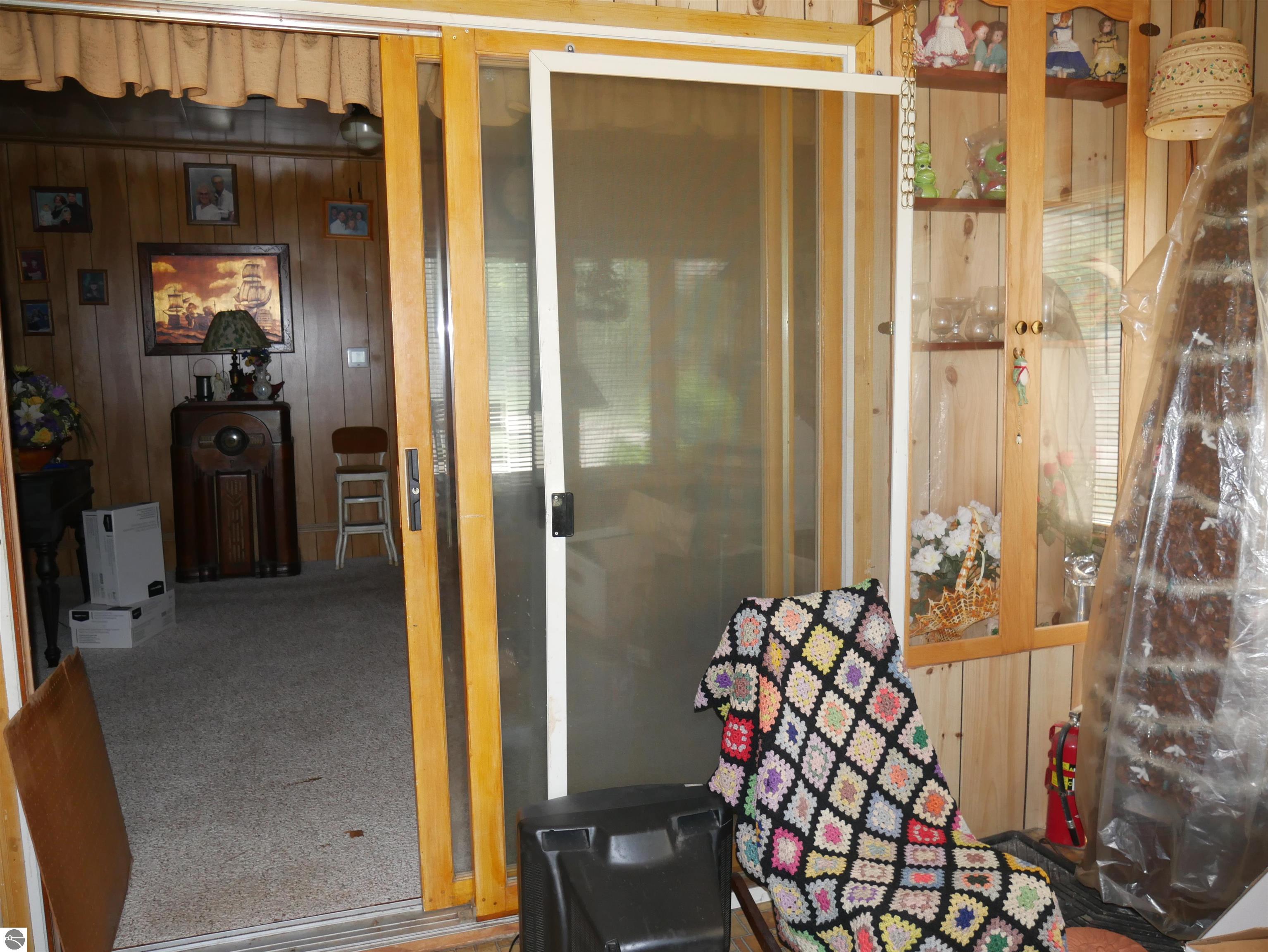 412 Locke Street, East Tawas, MI 48730 — Photo 11