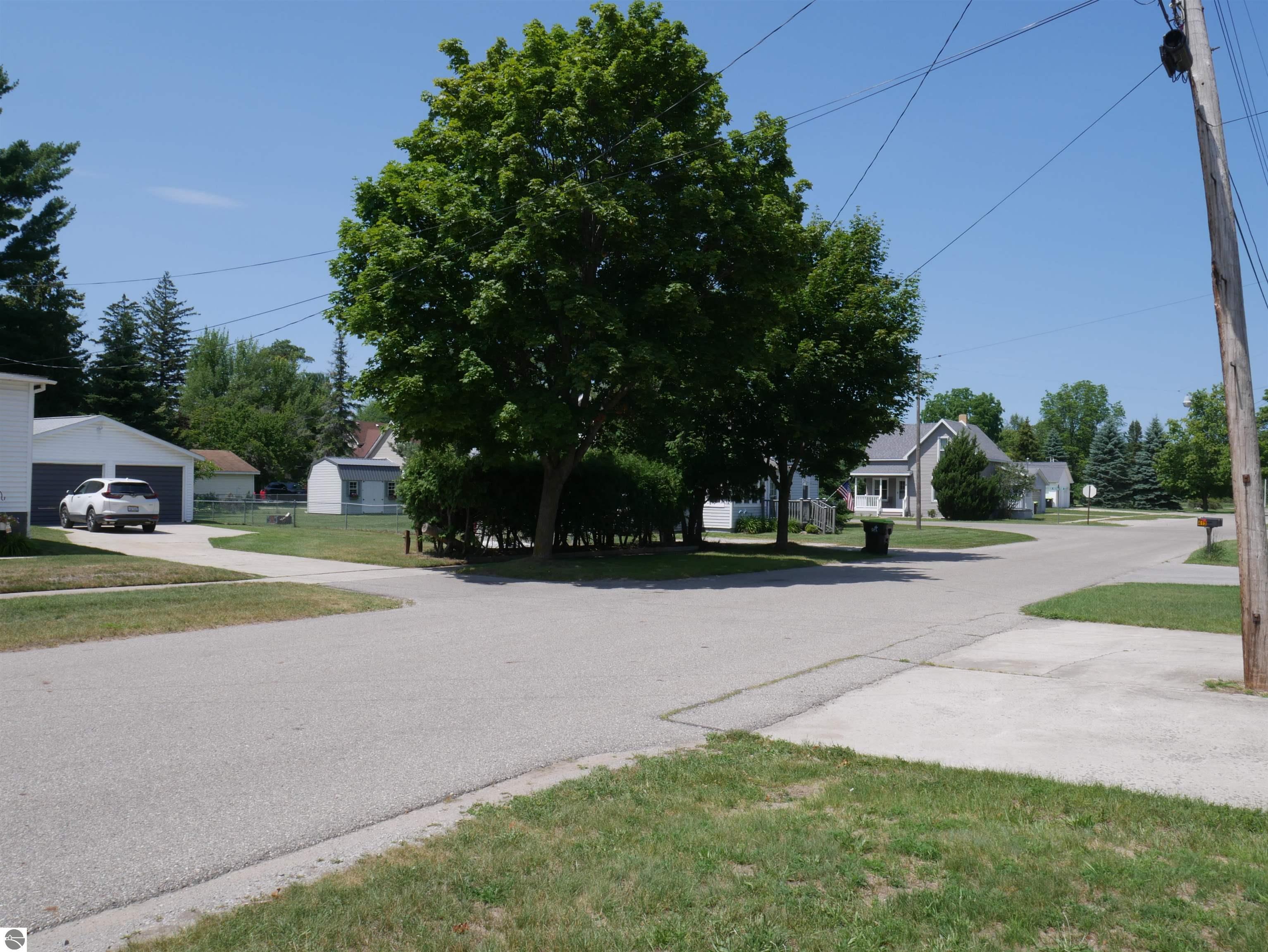 412 Locke Street, East Tawas, MI 48730 — Photo 22