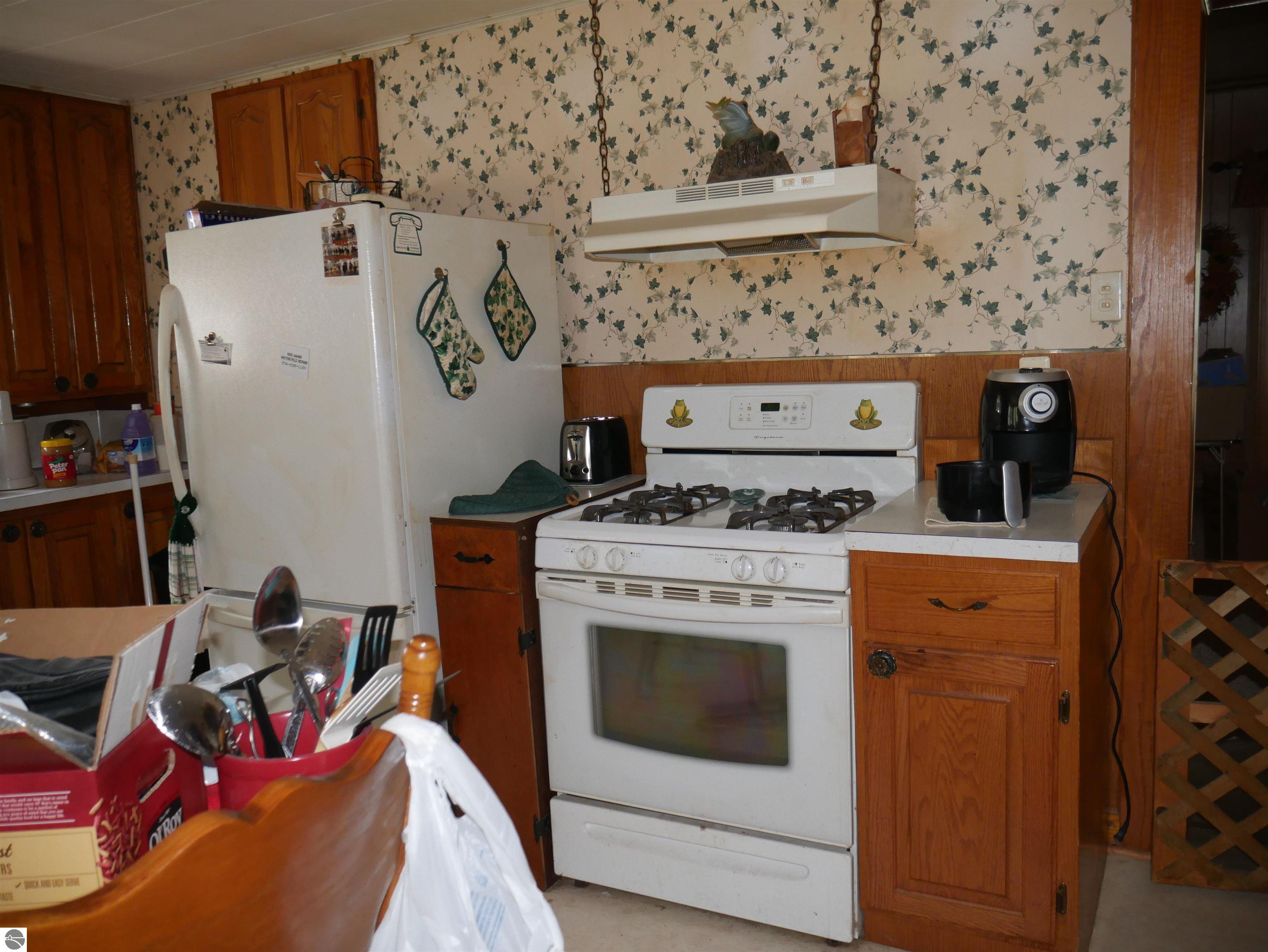 412 Locke Street, East Tawas, MI 48730 — Photo 4
