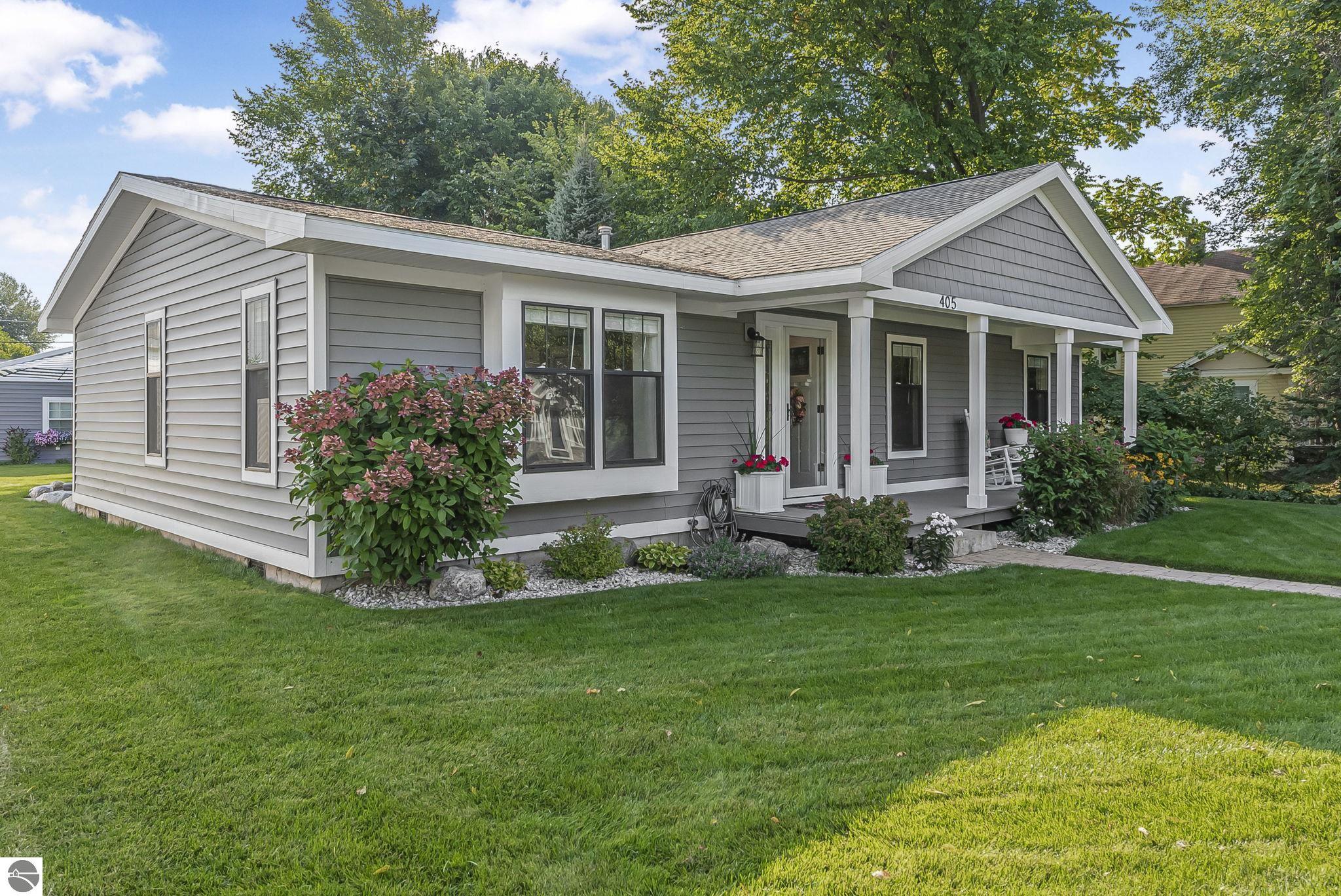 405 Cedar Street, Elk Rapids, MI 49629 — Photo 2