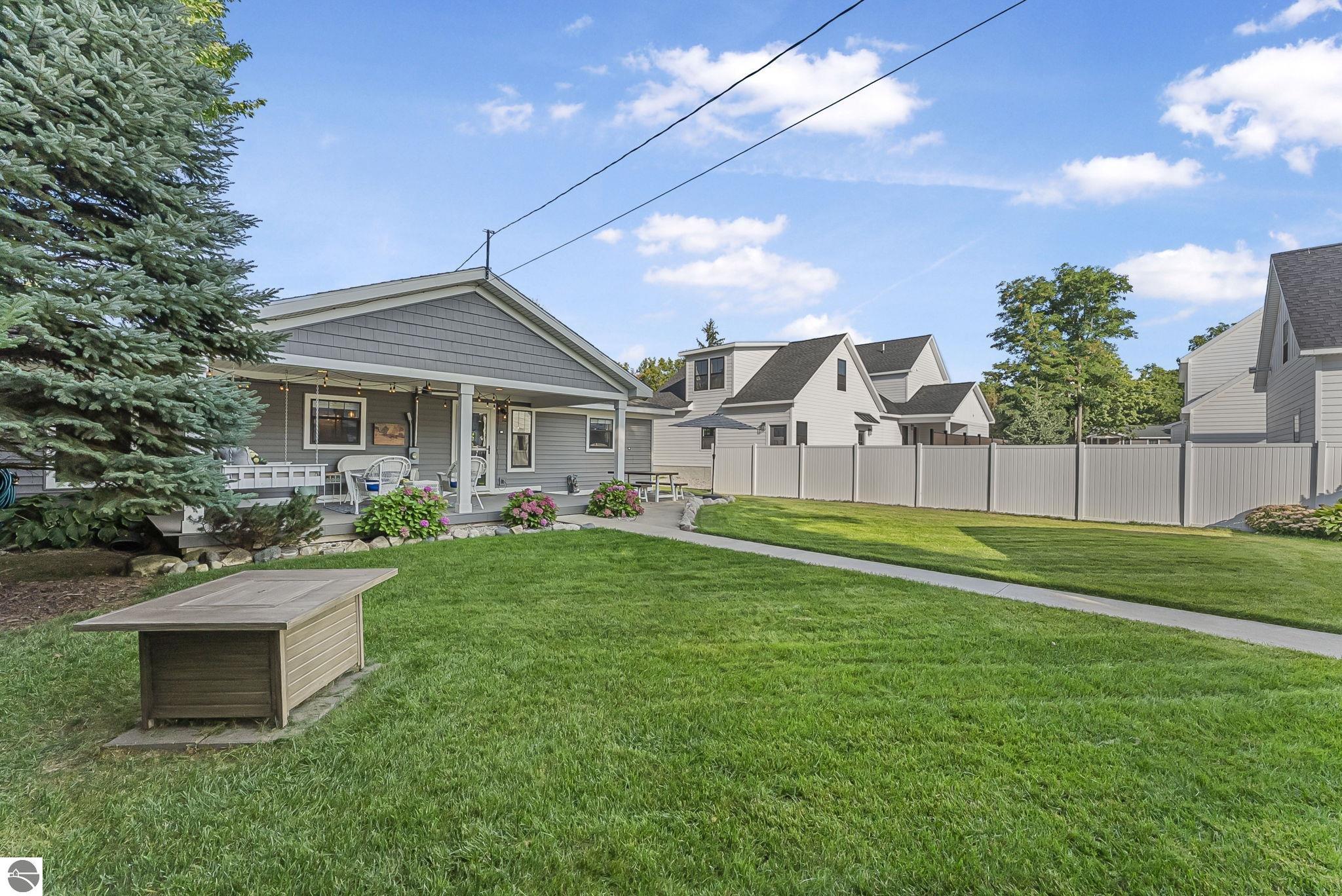 405 Cedar Street, Elk Rapids, MI 49629 — Photo 4