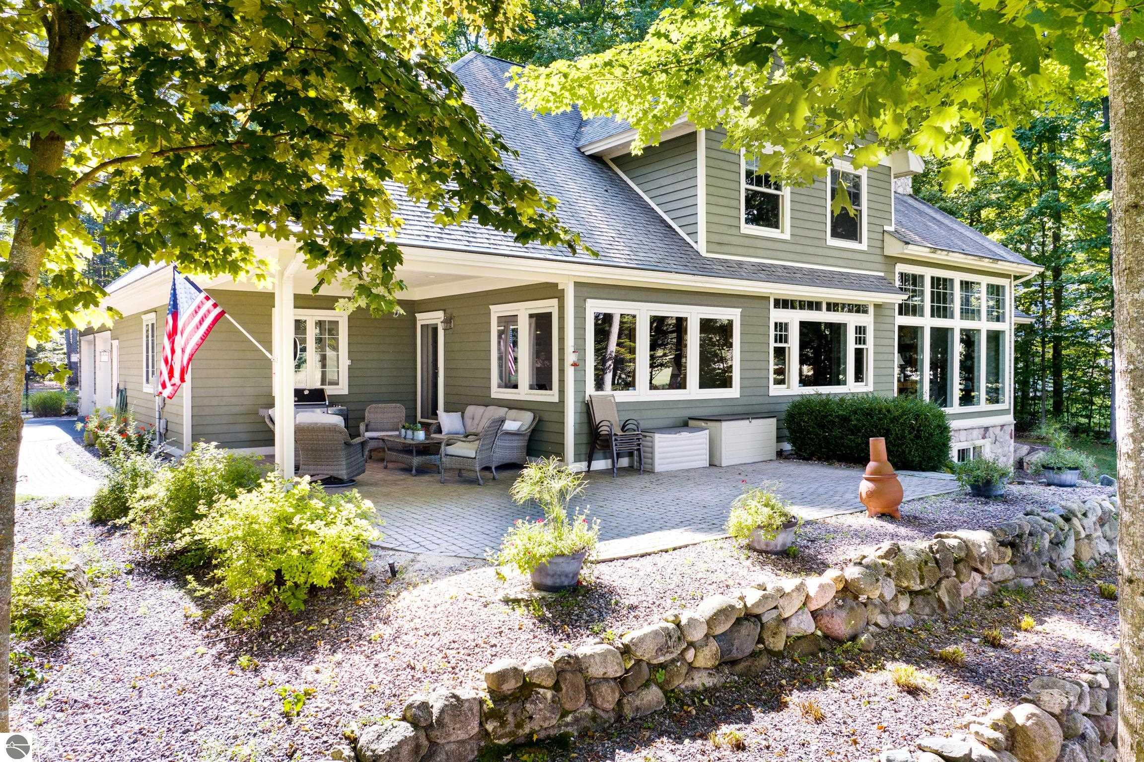 Click to enlarge photo