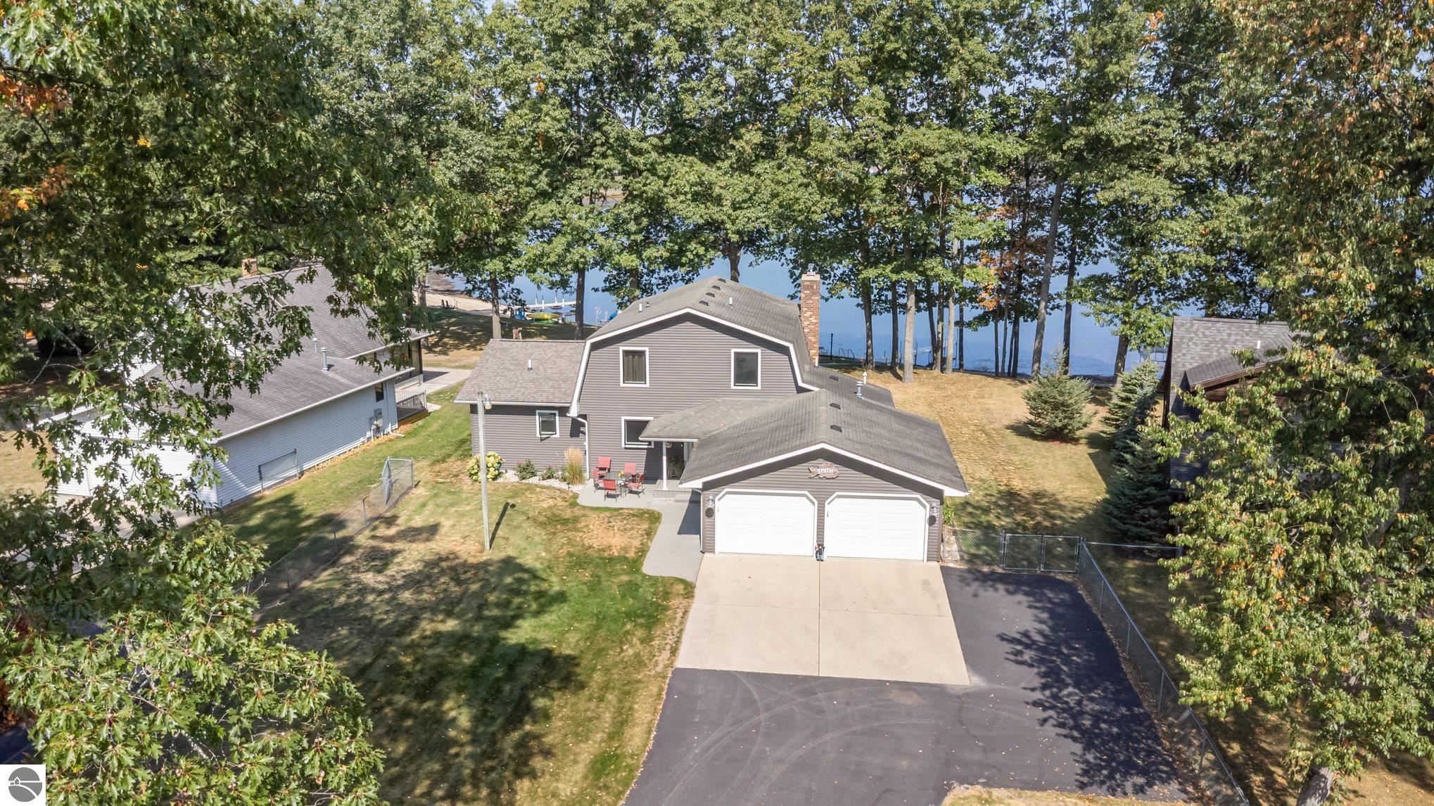 11784 S Shore Drive, Lake, MI 48632 — front exterior