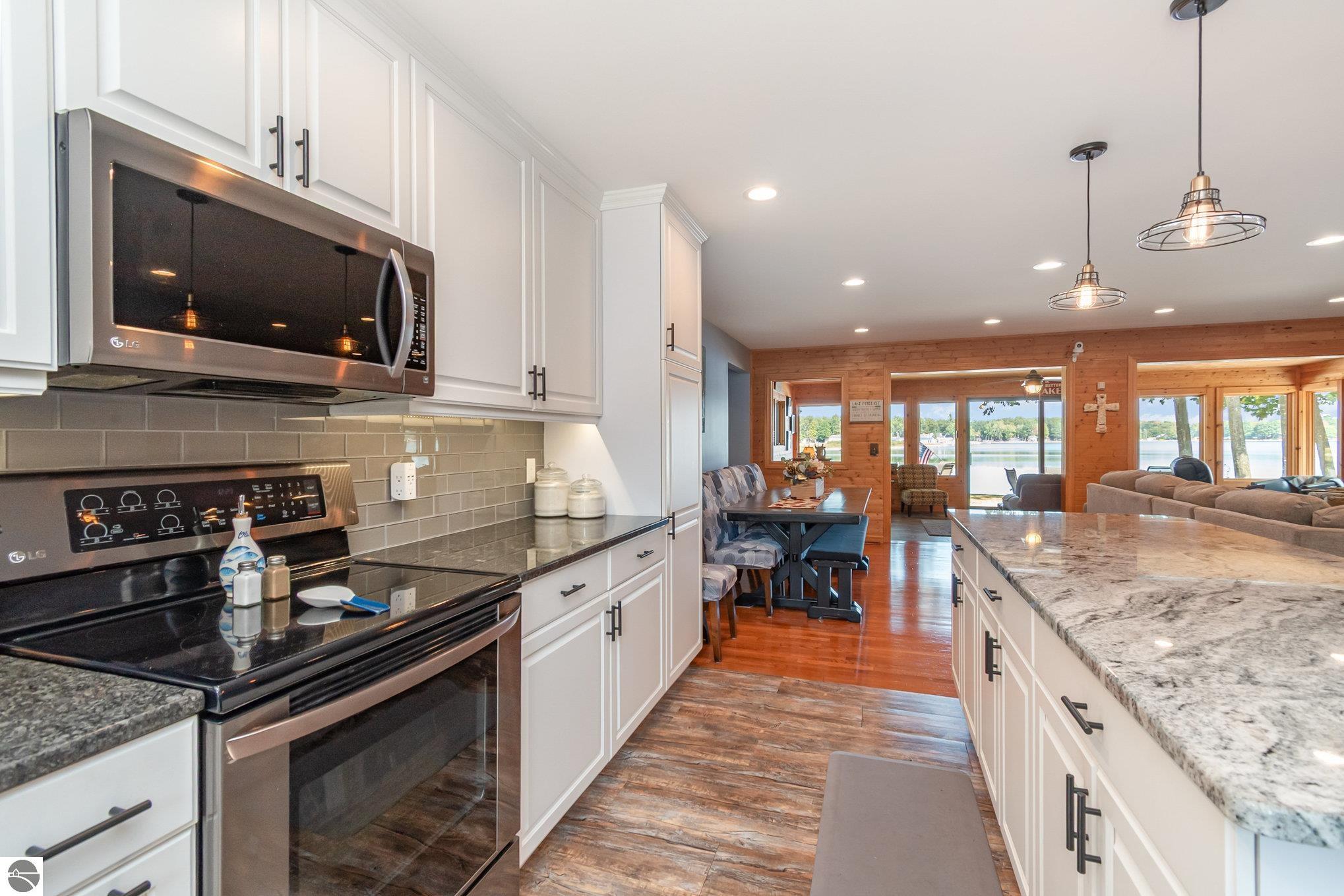 11784 S Shore Drive, Lake, MI 48632 — Photo 11