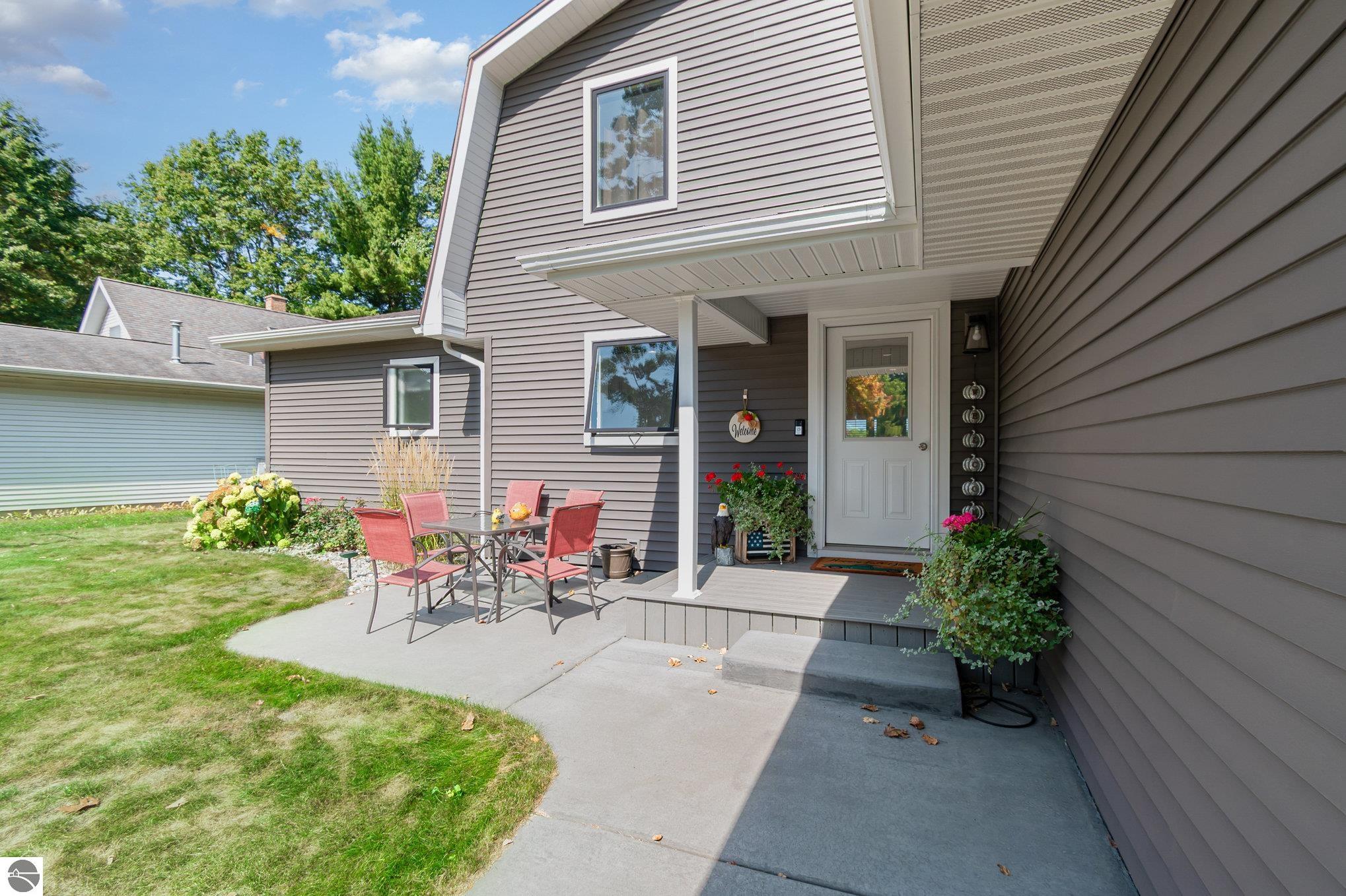 11784 S Shore Drive, Lake, MI 48632 — Photo 6