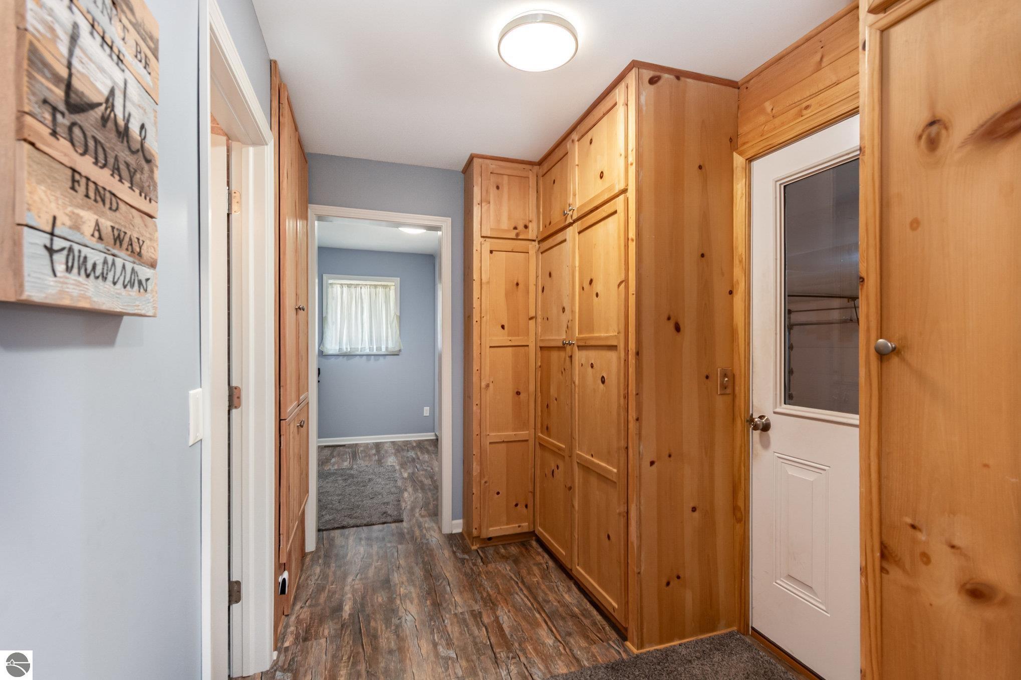 11784 S Shore Drive, Lake, MI 48632 — Photo 7