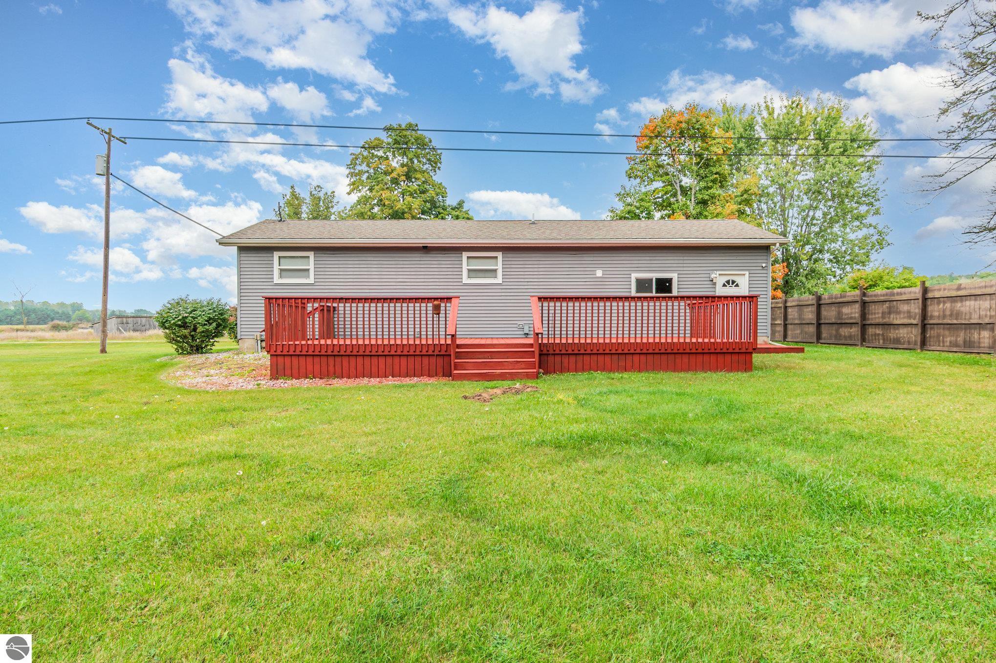 2815 N Osborn Road, Sumner, MI 48889 — Photo 2