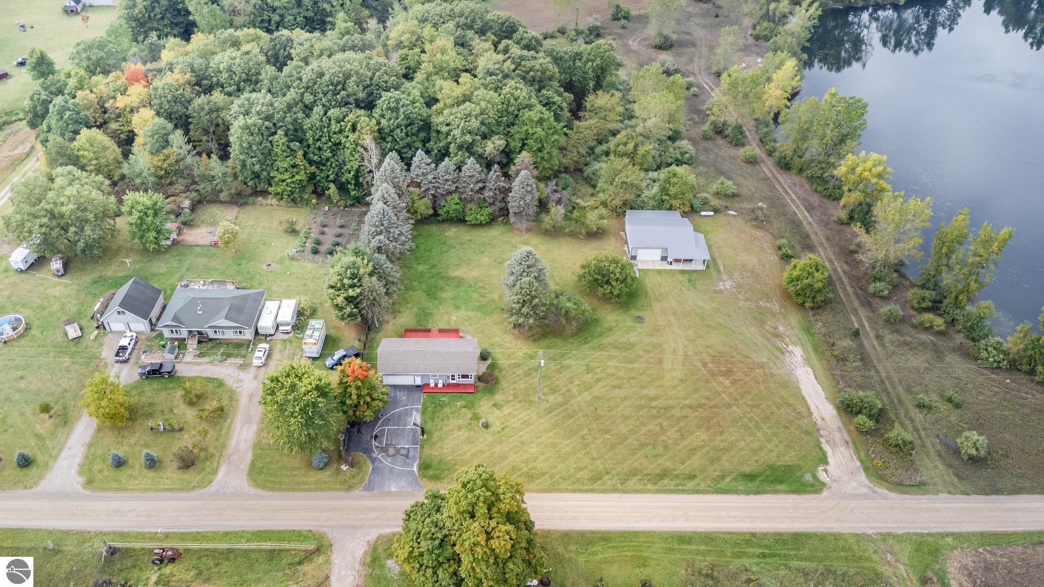 2815 N Osborn Road, Sumner, MI 48889 — Photo 27