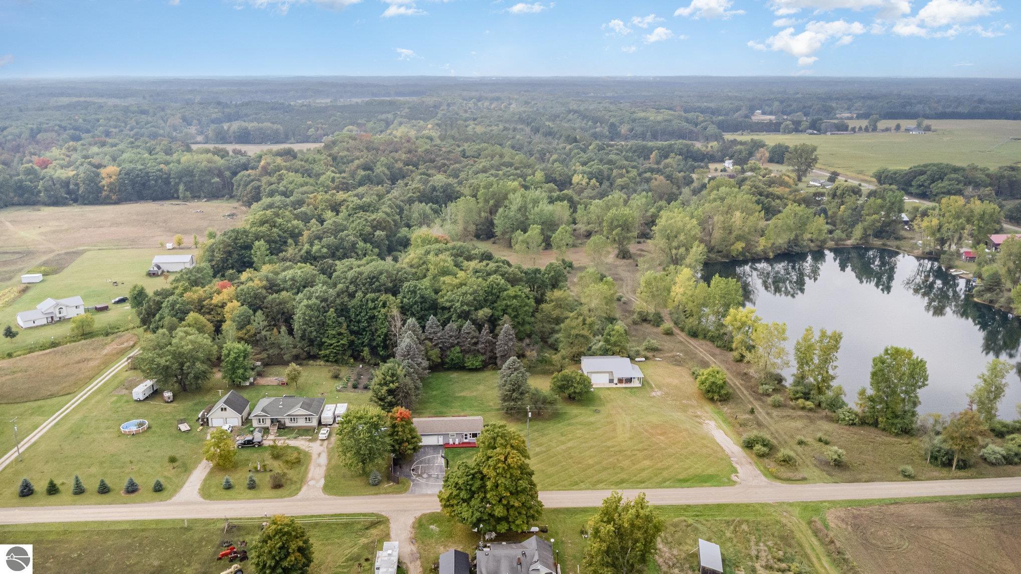 2815 N Osborn Road, Sumner, MI 48889 — Photo 28