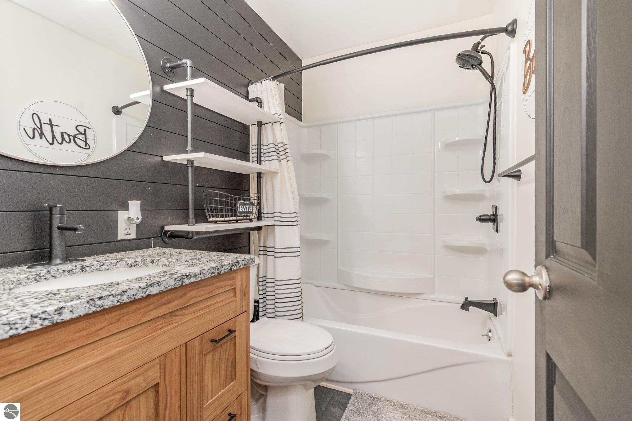 2815 N Osborn Road, Sumner, MI 48889 — Photo 9