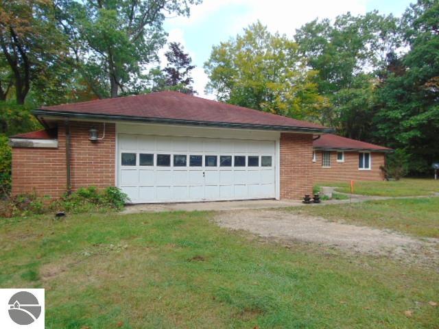 9715 N Lumberjack Road, Riverdale, MI 48877 — Photo 2