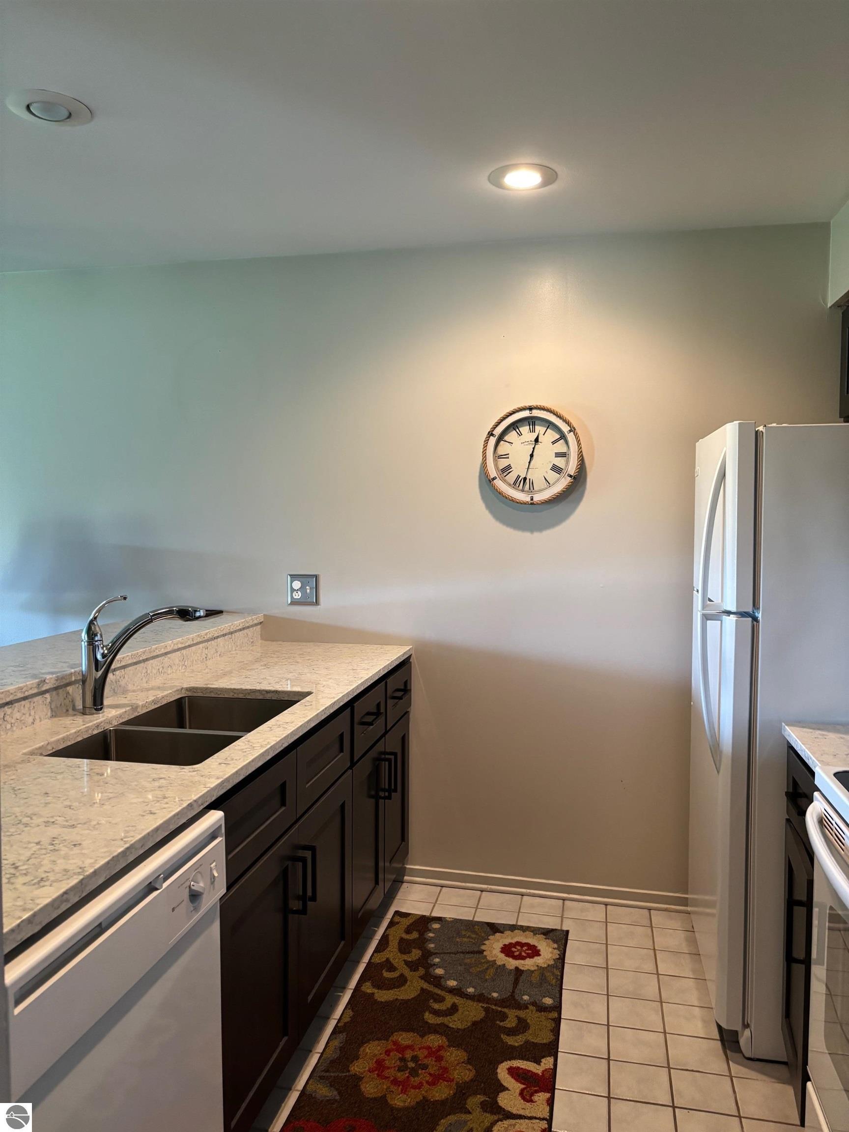 4749 S Pleasantview Trail, Harbor Springs, MI 49740 — Photo 2