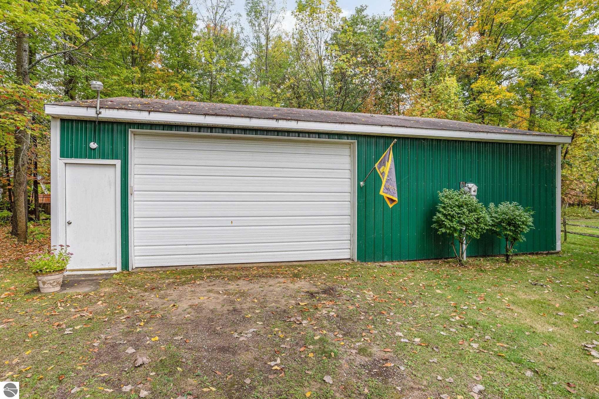 8705 Birch Drive, Hale, MI 48739 — Photo 19