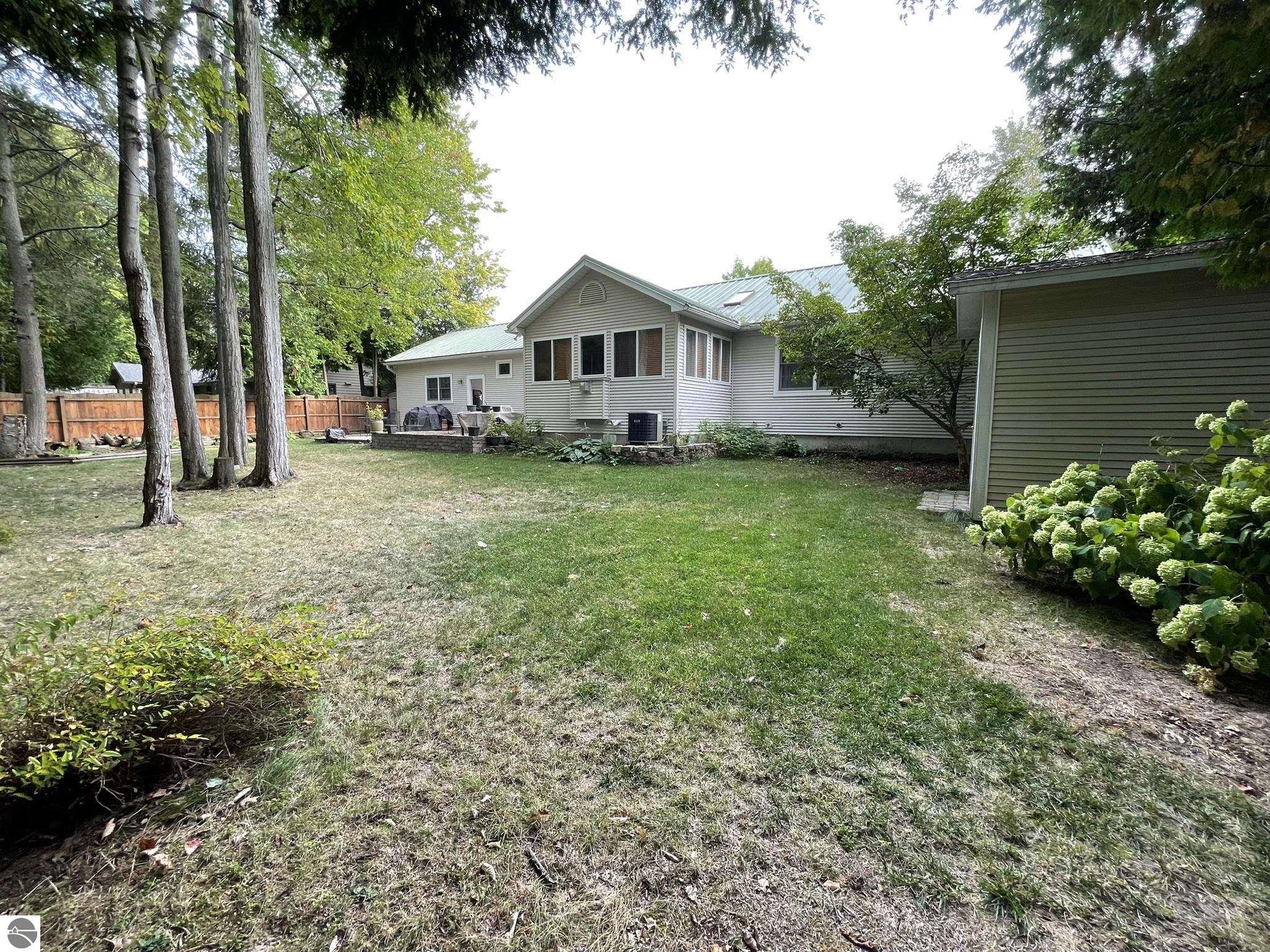 6417 E Harbor, Elk Rapids, MI 49629 — Photo 11