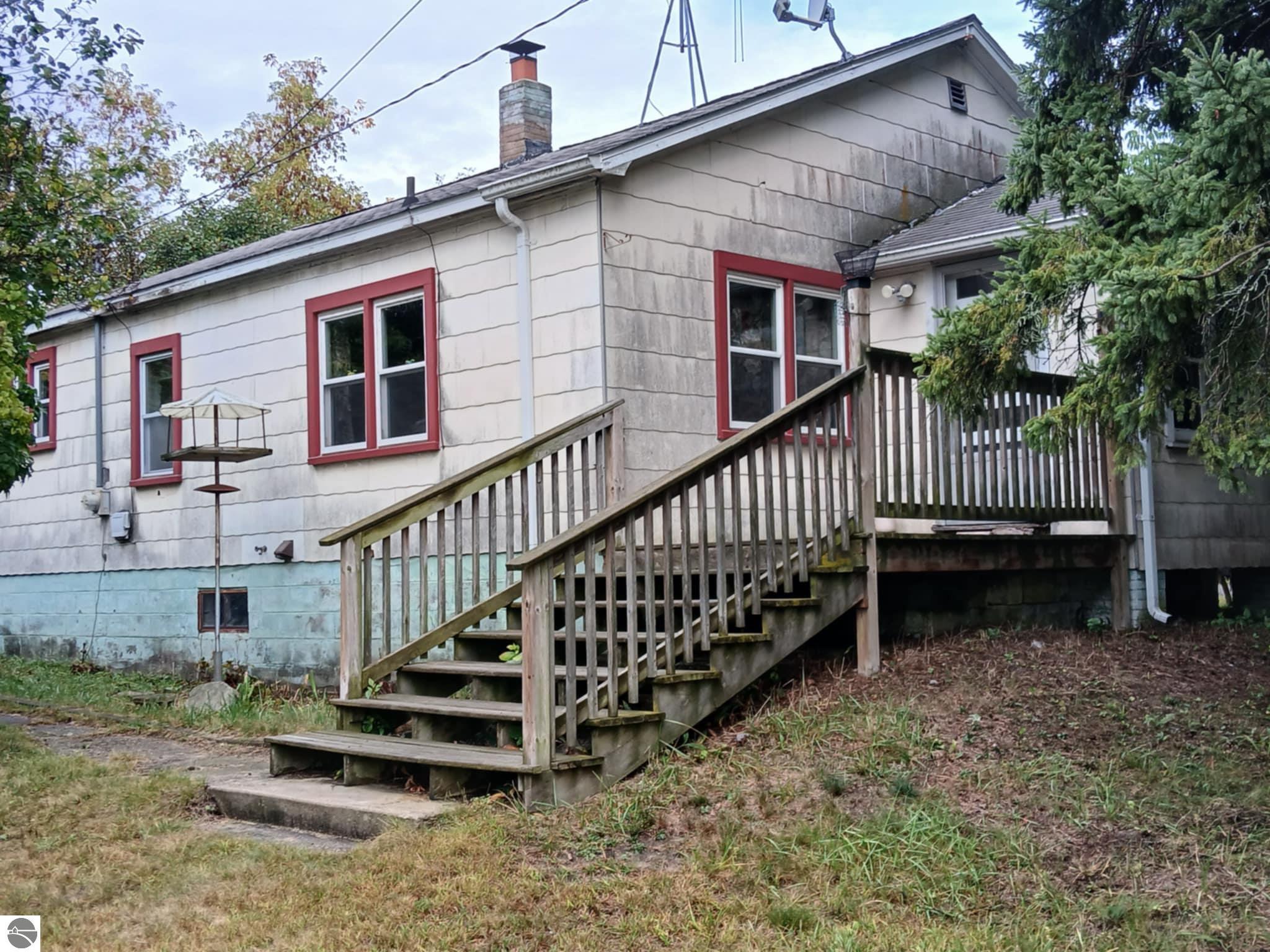 518 9th Avenue, Tawas City, MI 48763 — Photo 2