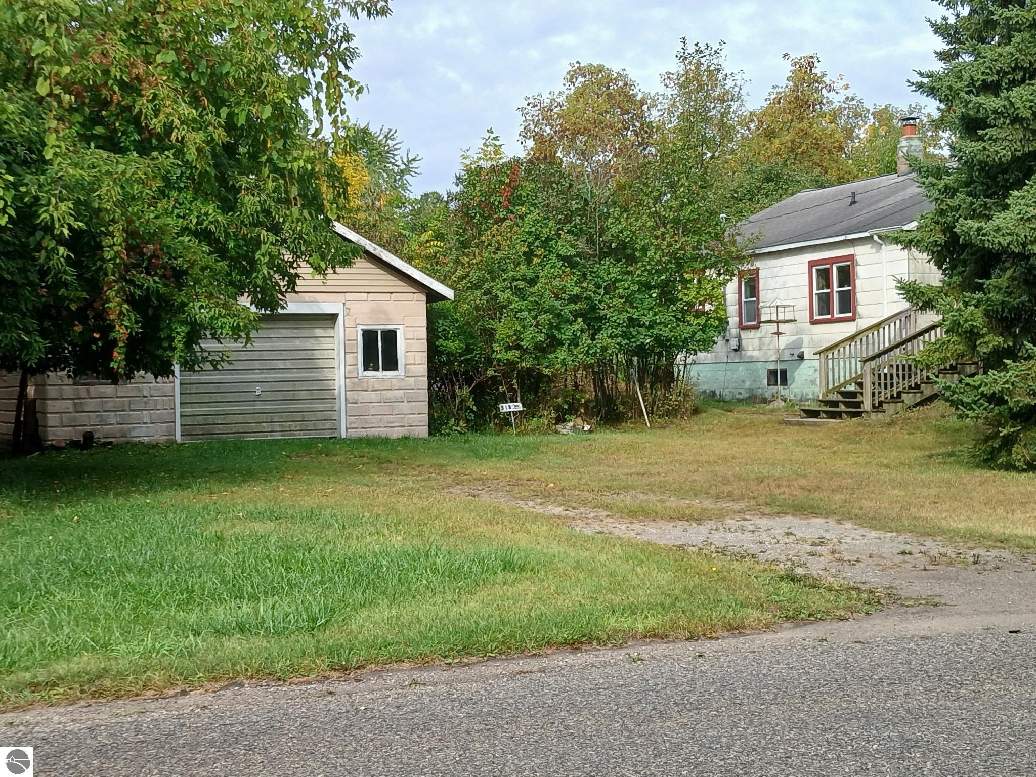 518 9th Avenue, Tawas City, MI 48763 — Photo 3