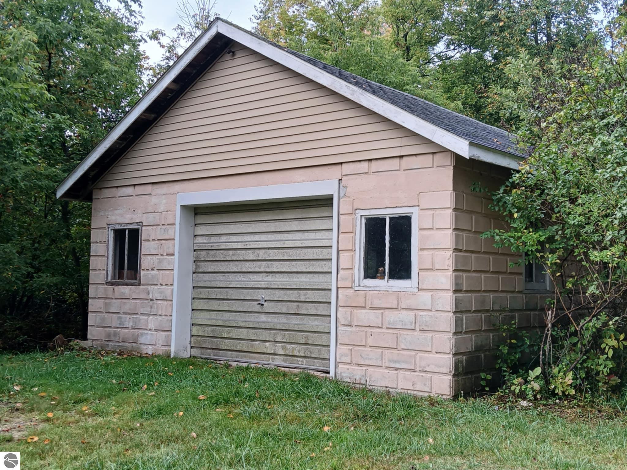 518 9th Avenue, Tawas City, MI 48763 — Photo 4
