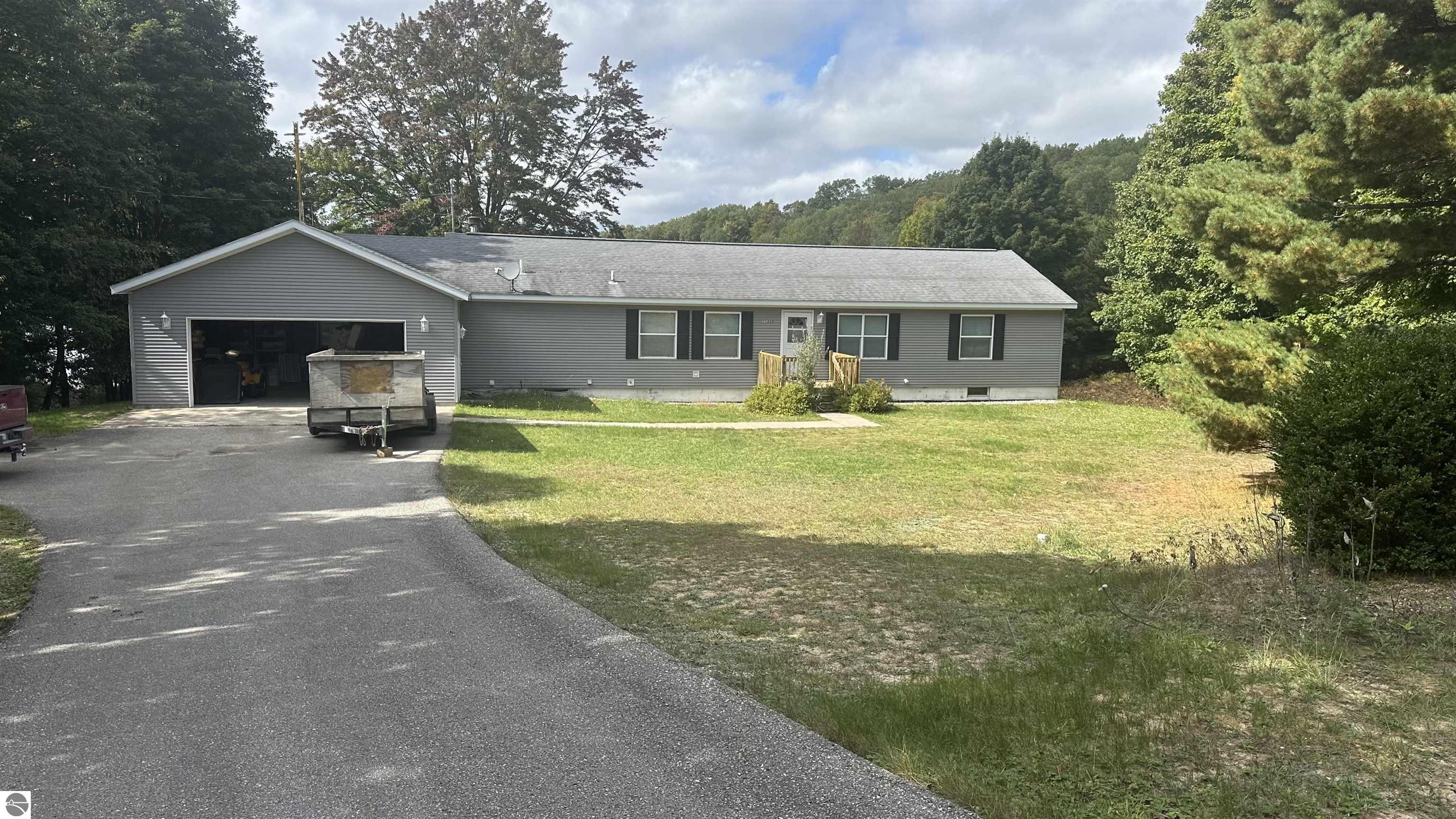 11348 S Bright Road, Maple City, MI 49664 — Photo 2