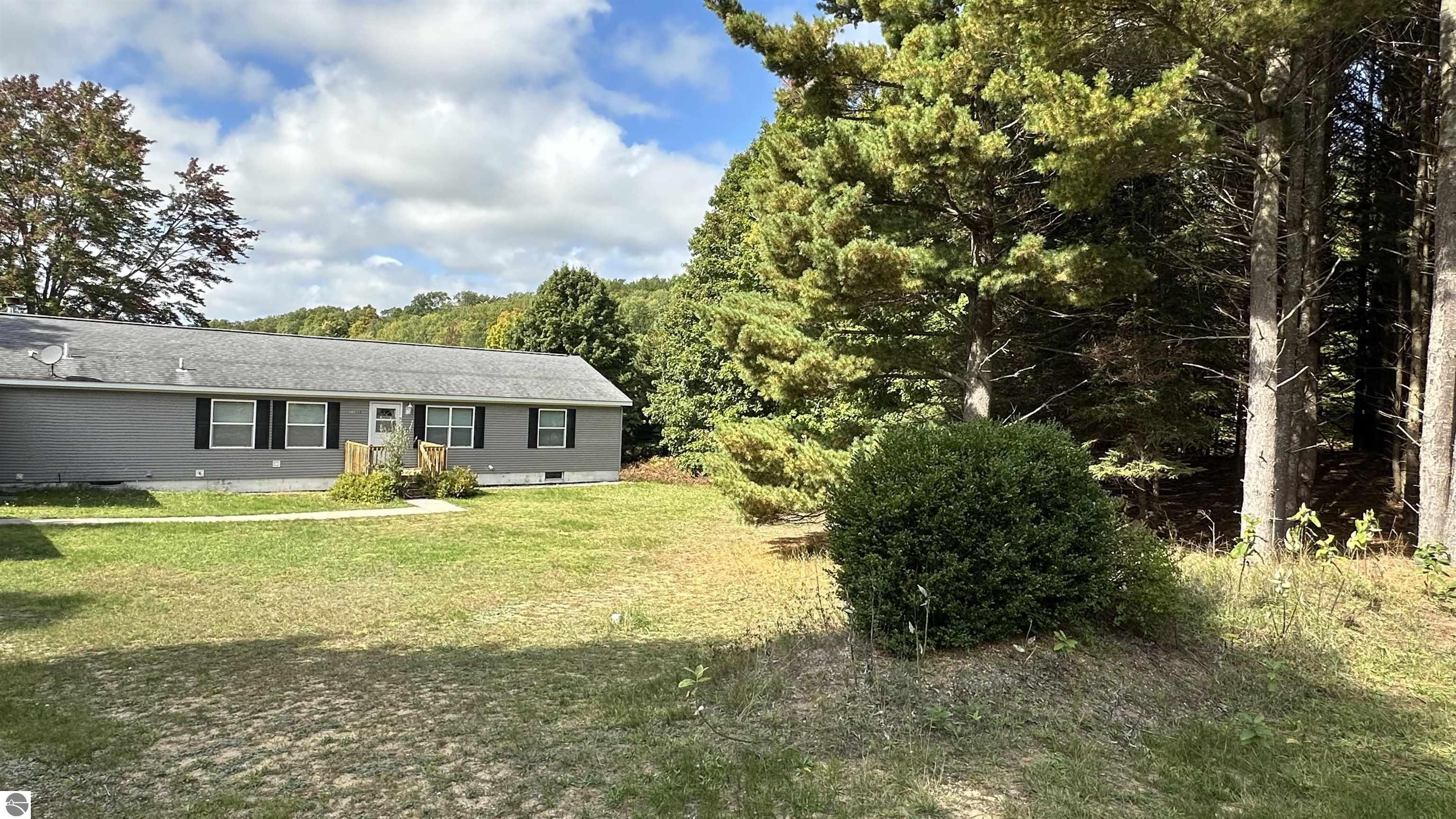 11348 S Bright Road, Maple City, MI 49664 — Photo 3