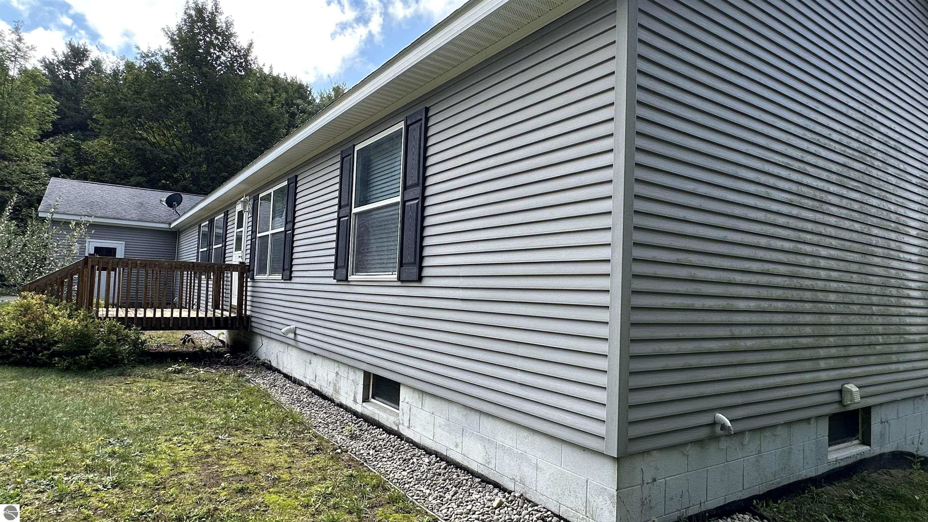 11348 S Bright Road, Maple City, MI 49664 — Photo 4