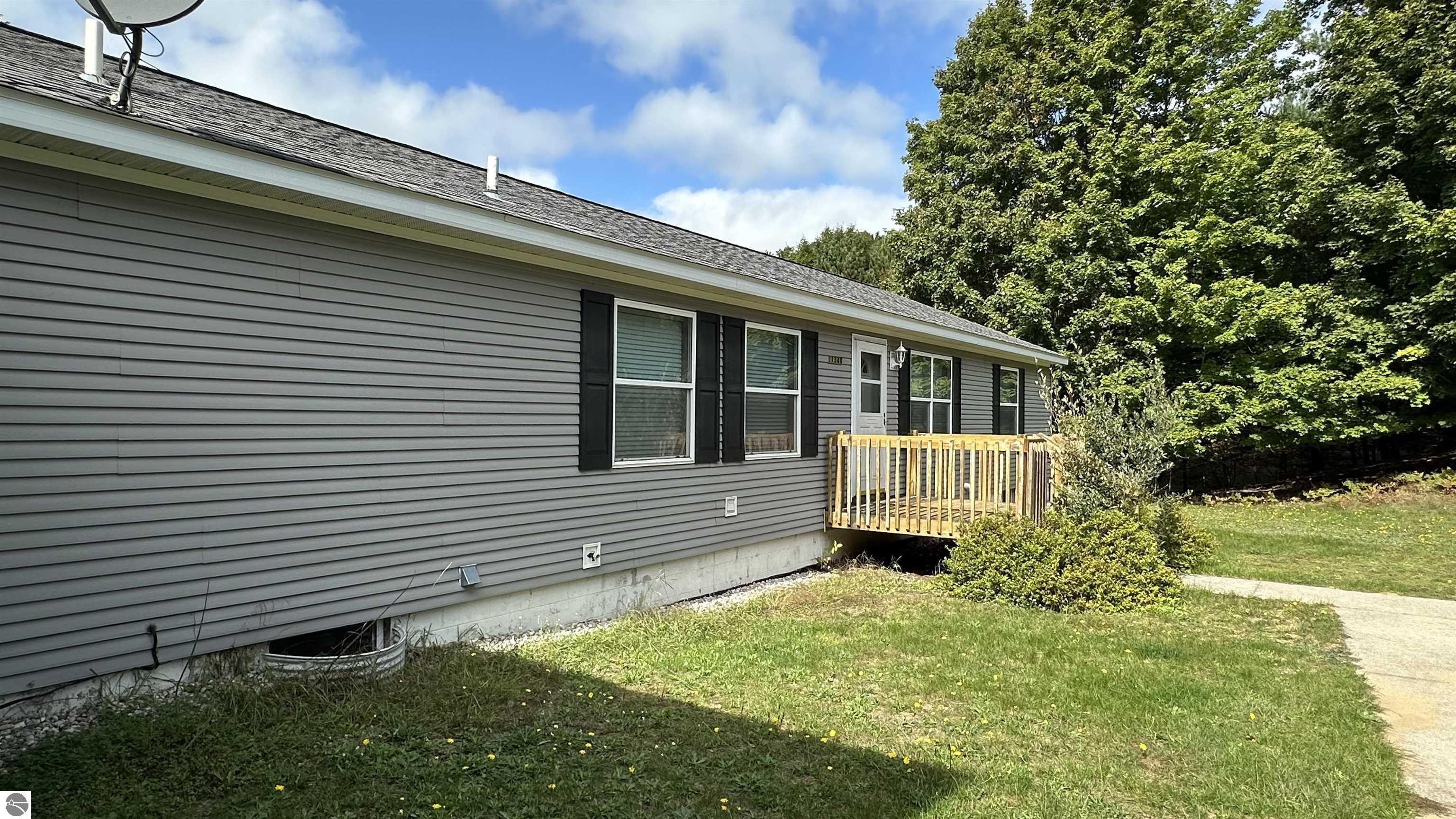 11348 S Bright Road, Maple City, MI 49664 — Photo 6