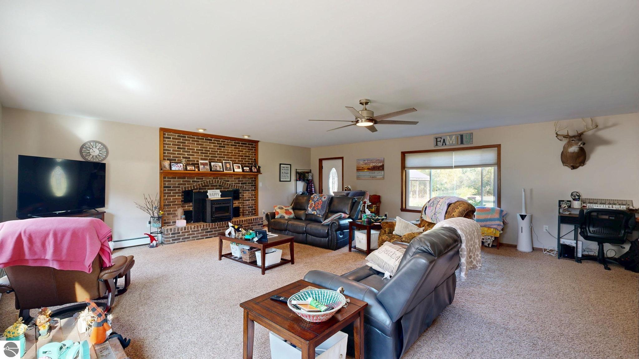 8757 Reiss Drive, Farwell, MI 48622 — Photo 2