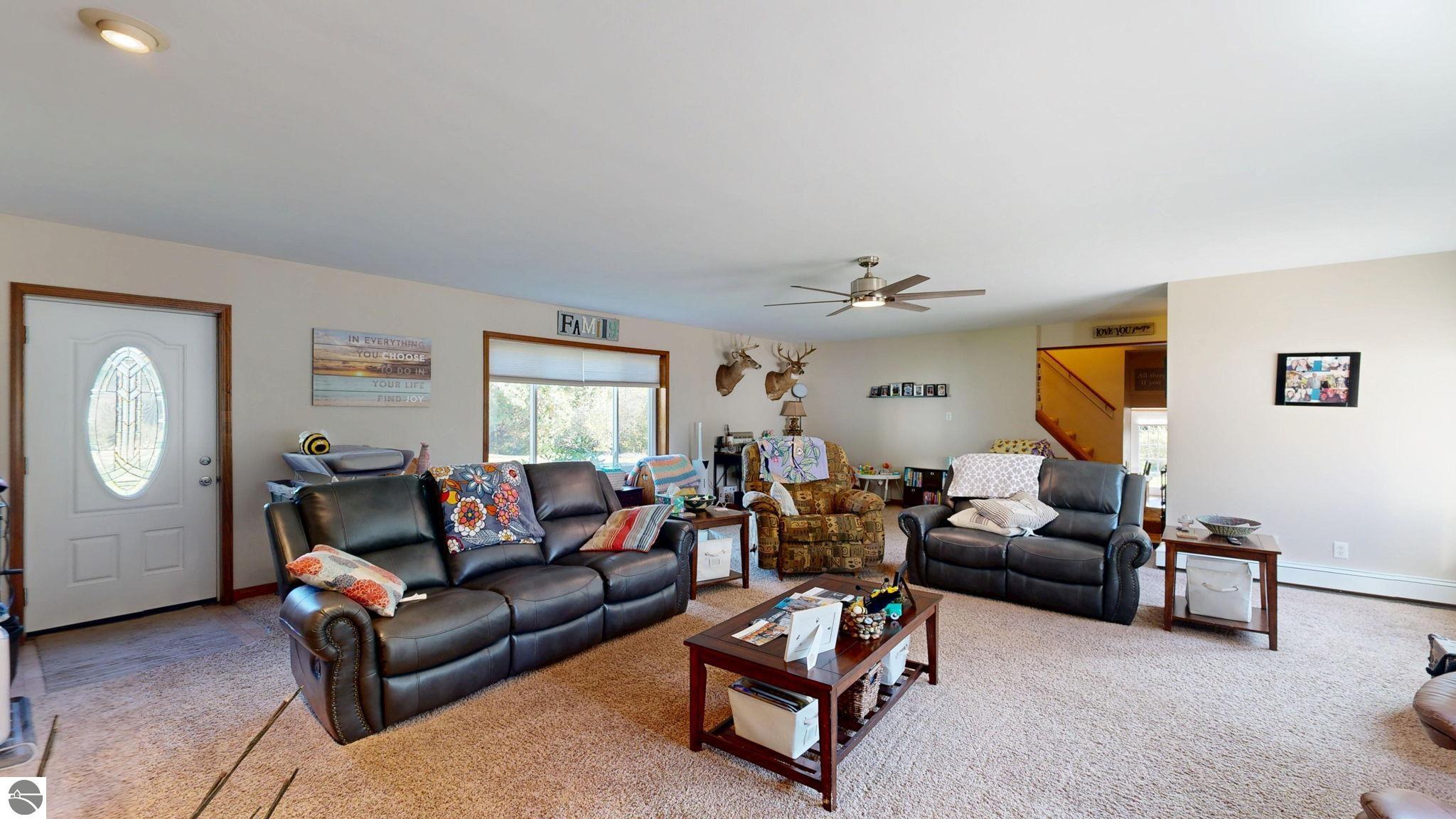8757 Reiss Drive, Farwell, MI 48622 — Photo 3