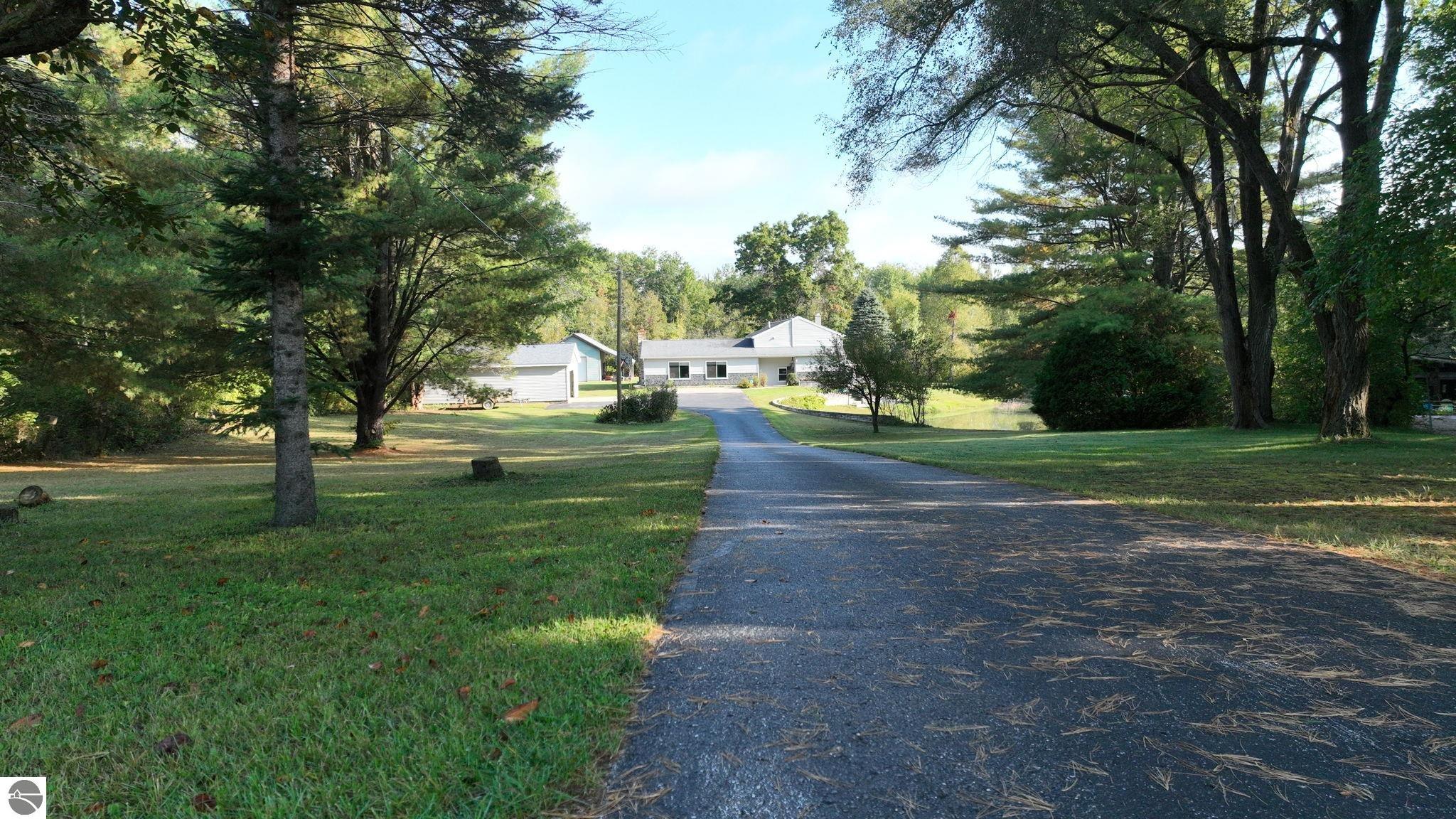 8757 Reiss Drive, Farwell, MI 48622 — Photo 24