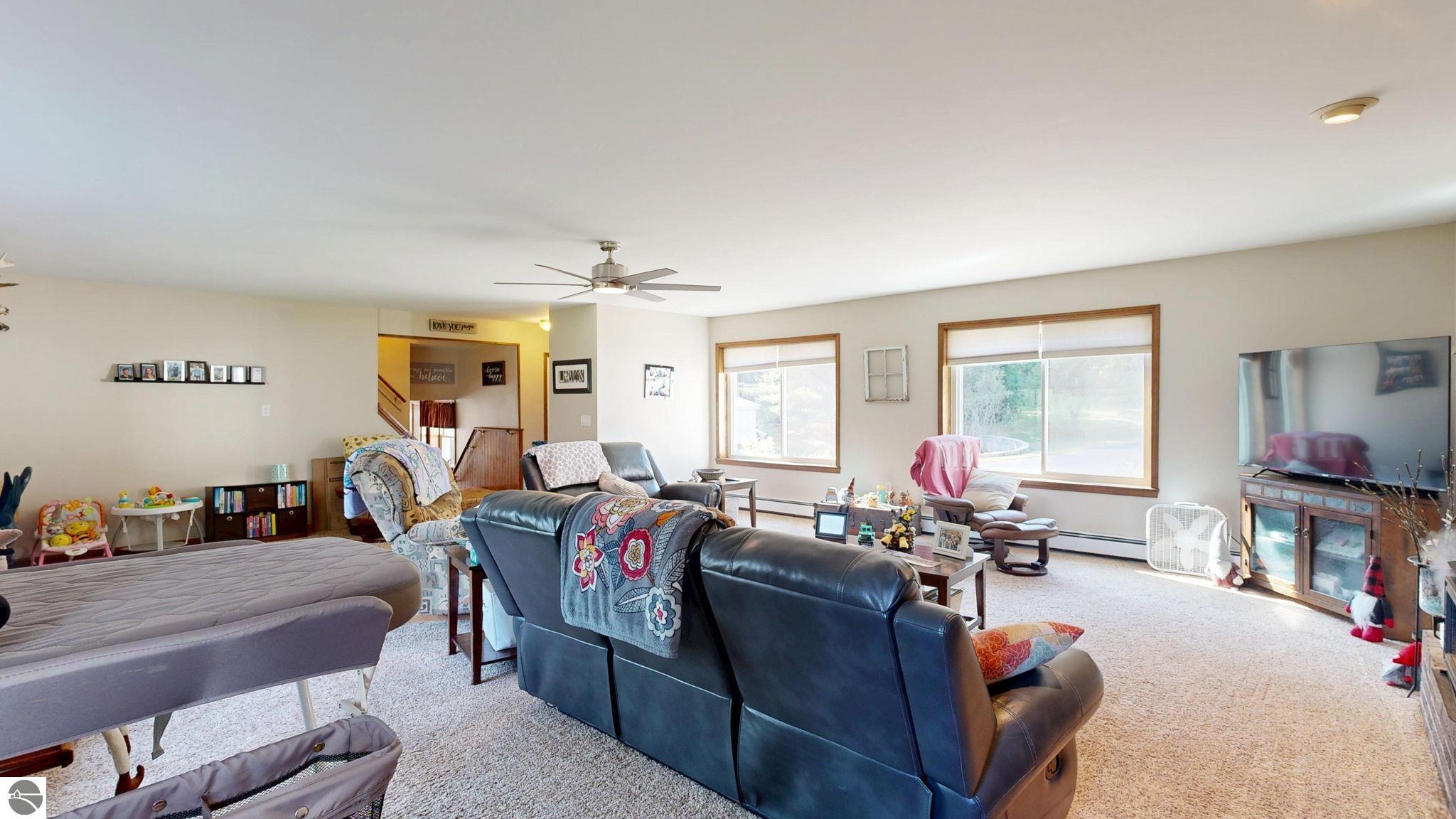 8757 Reiss Drive, Farwell, MI 48622 — Photo 4