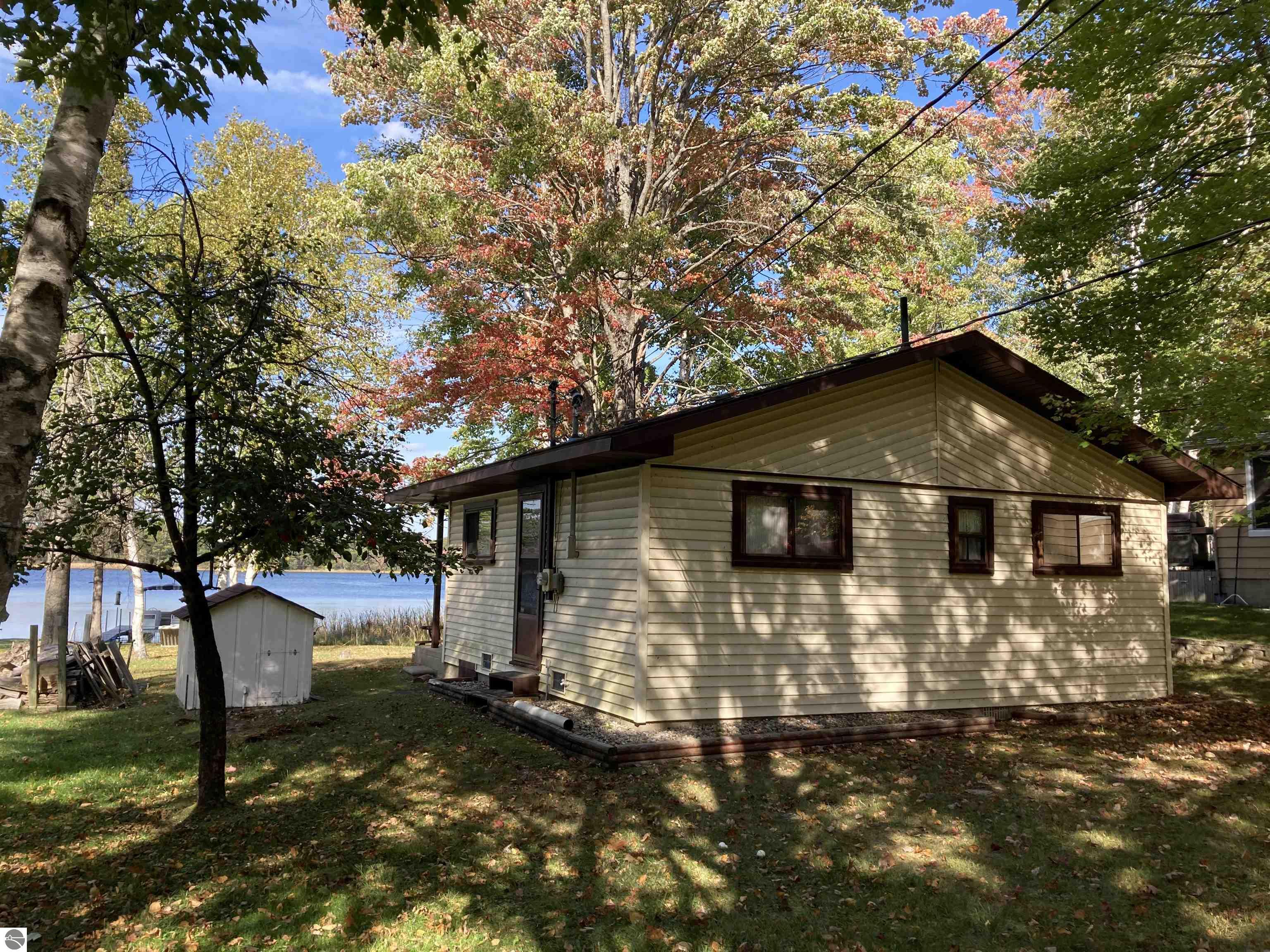 3307 Deerfield Lane, Lupton, MI 48635 — front exterior