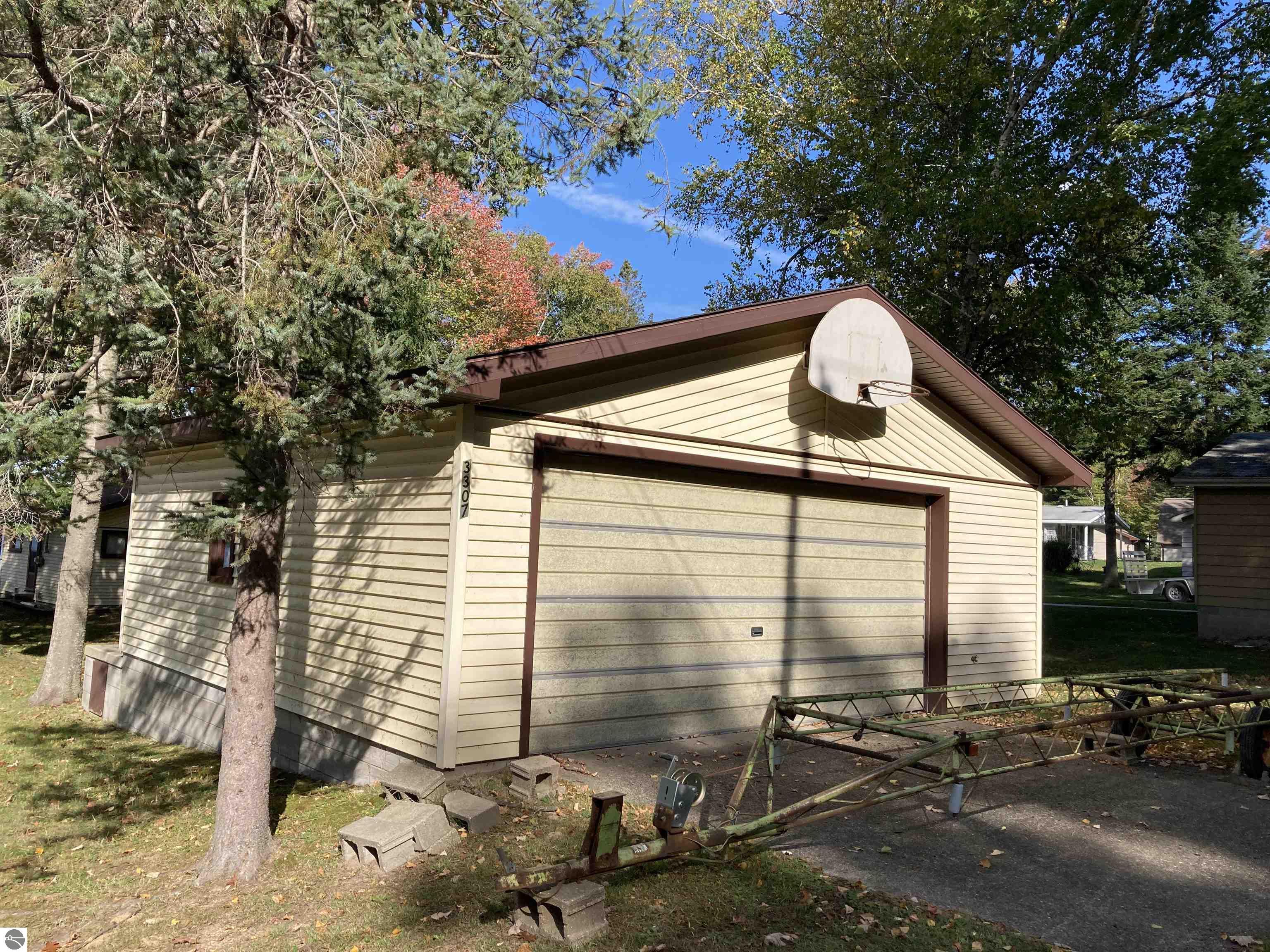 3307 Deerfield Lane, Lupton, MI 48635 — Photo 2