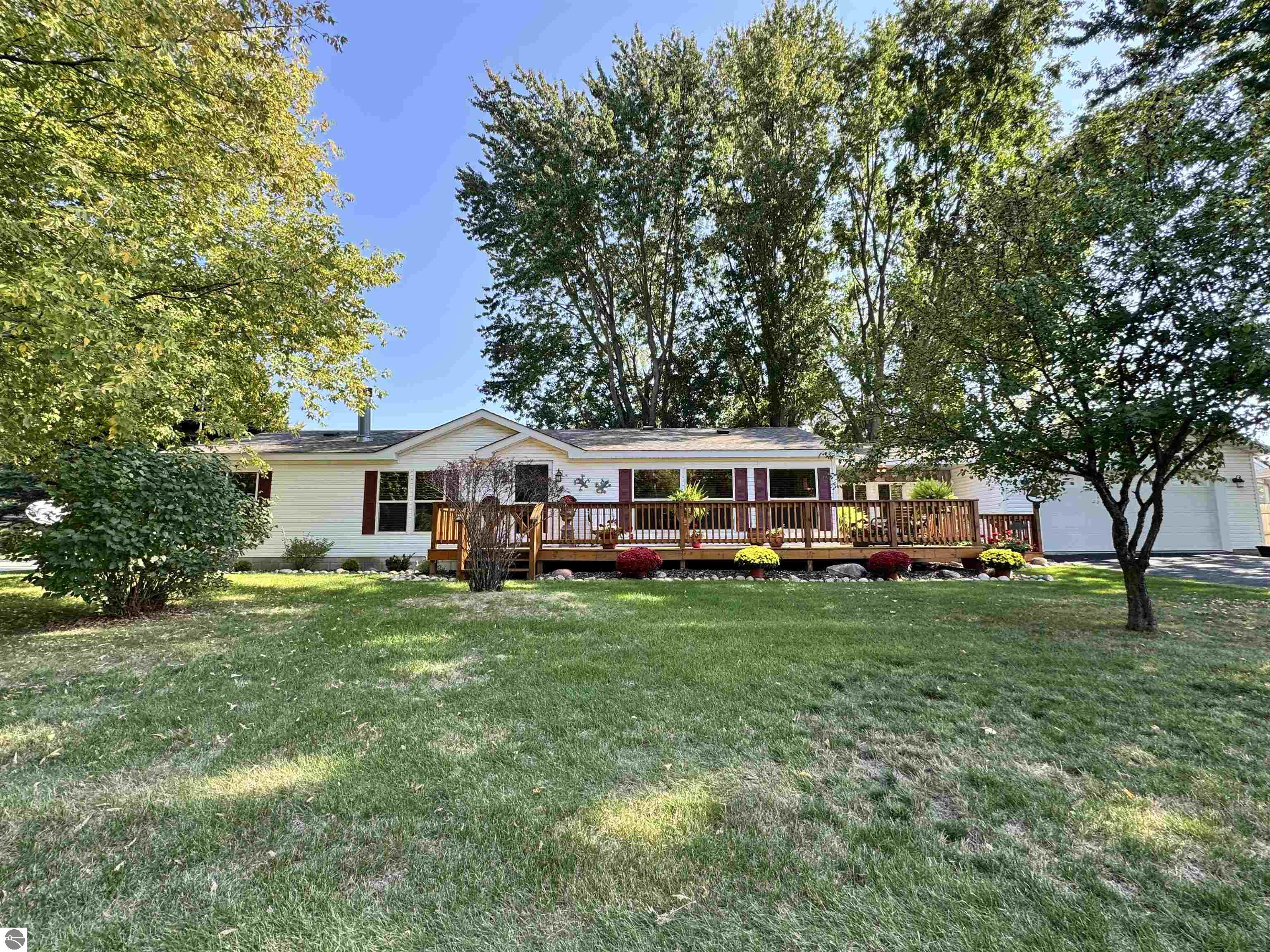 1110 Hemlock Street, Clare, MI 48617 — front exterior