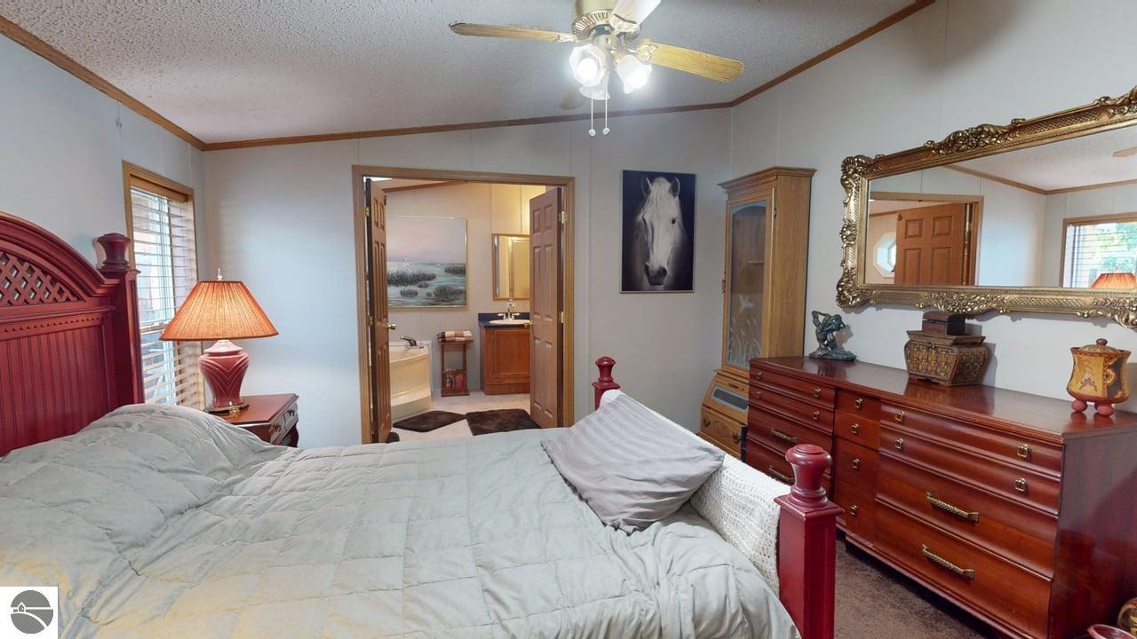 1110 Hemlock Street, Clare, MI 48617 — Photo 22