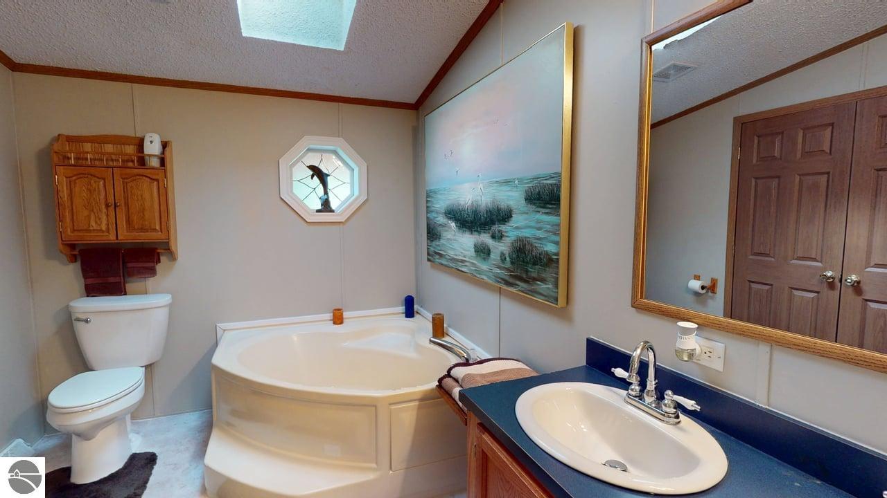 1110 Hemlock Street, Clare, MI 48617 — Photo 25