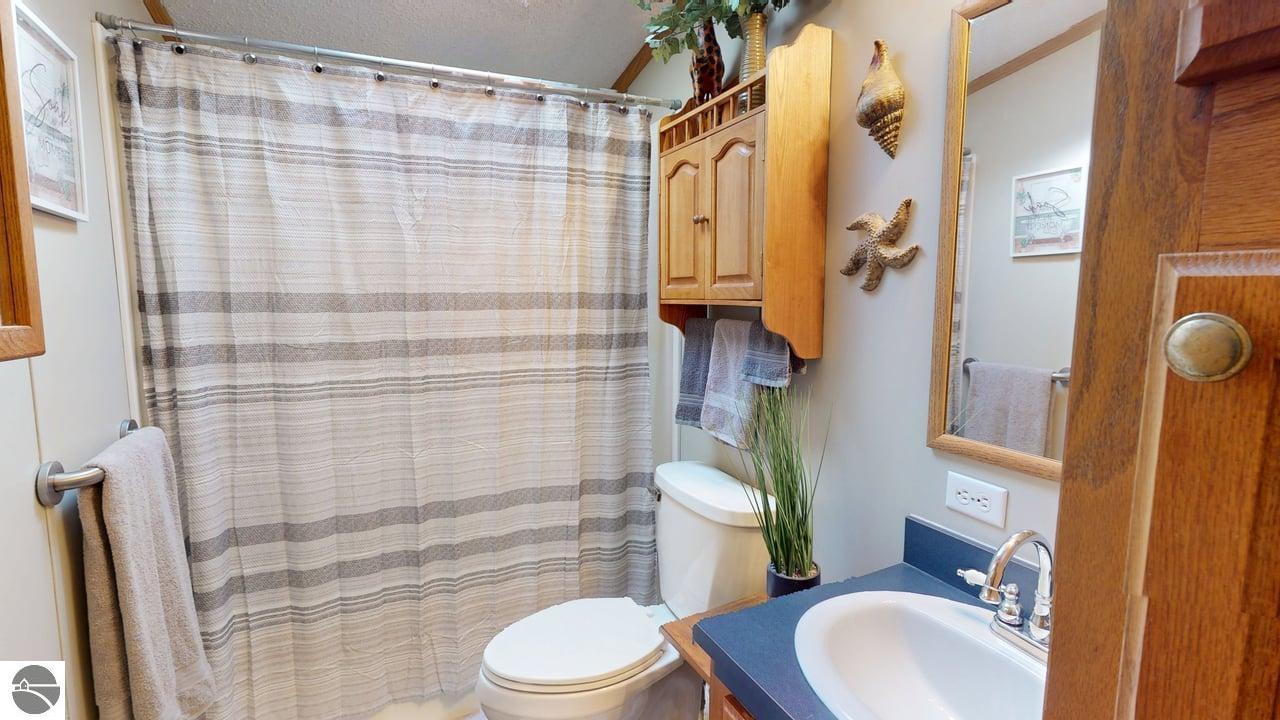 1110 Hemlock Street, Clare, MI 48617 — Photo 27