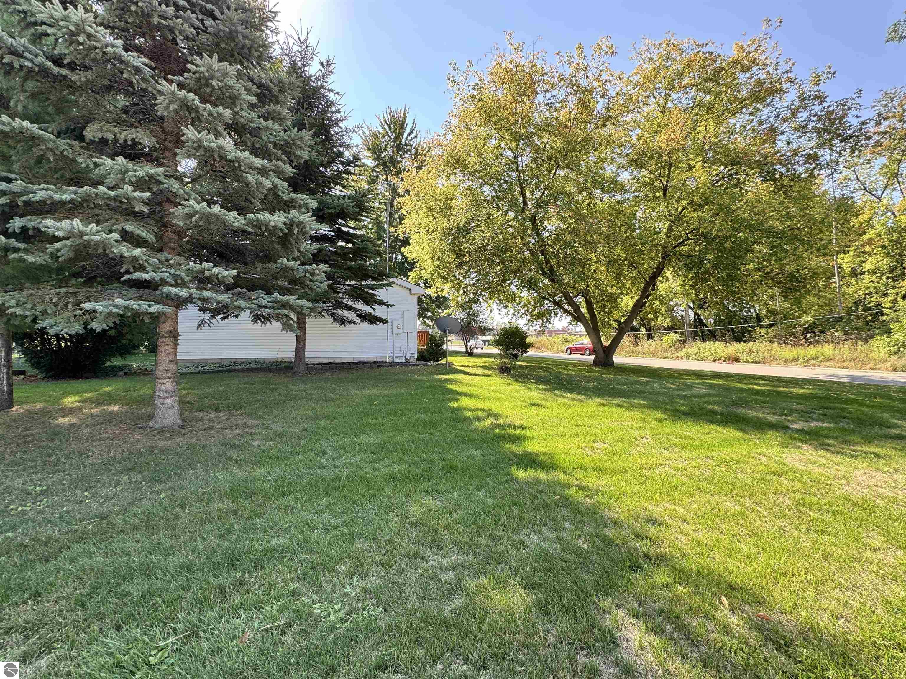 1110 Hemlock Street, Clare, MI 48617 — Photo 6